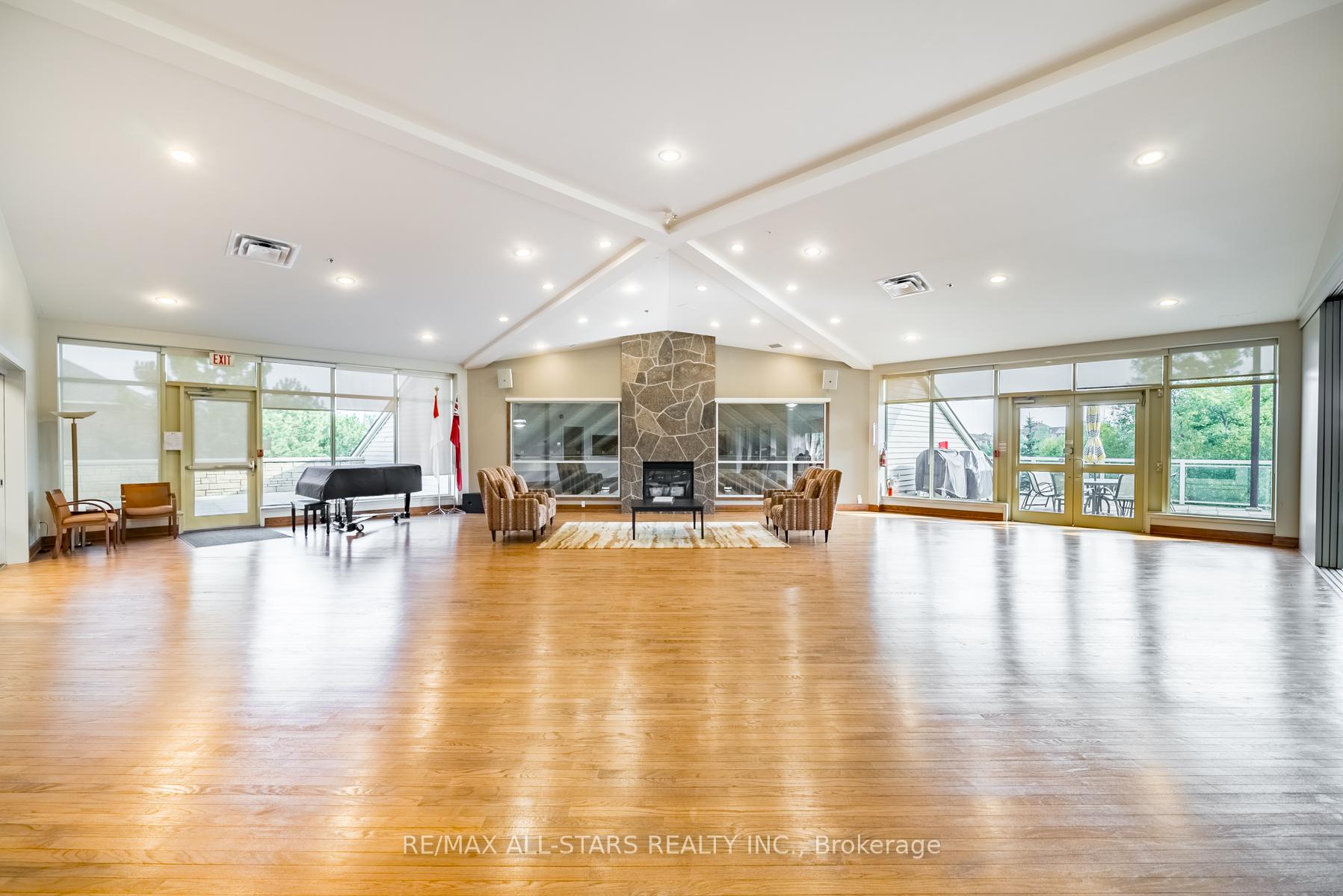 Photo 32 of 19 Christina Falls Way, Markham, Greensborough — HOMEH