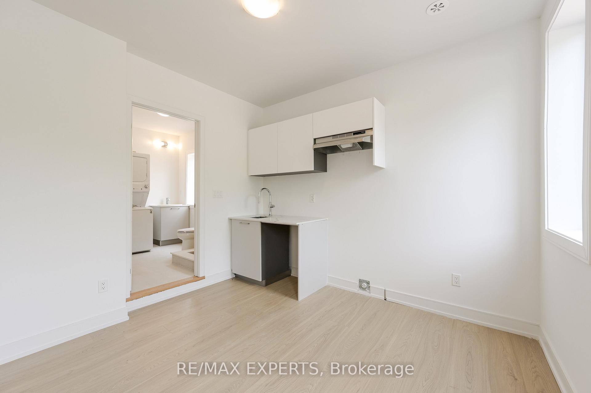 Photo 8 of 2 Wylie Street, Caledon, Bolton West — HOMEH