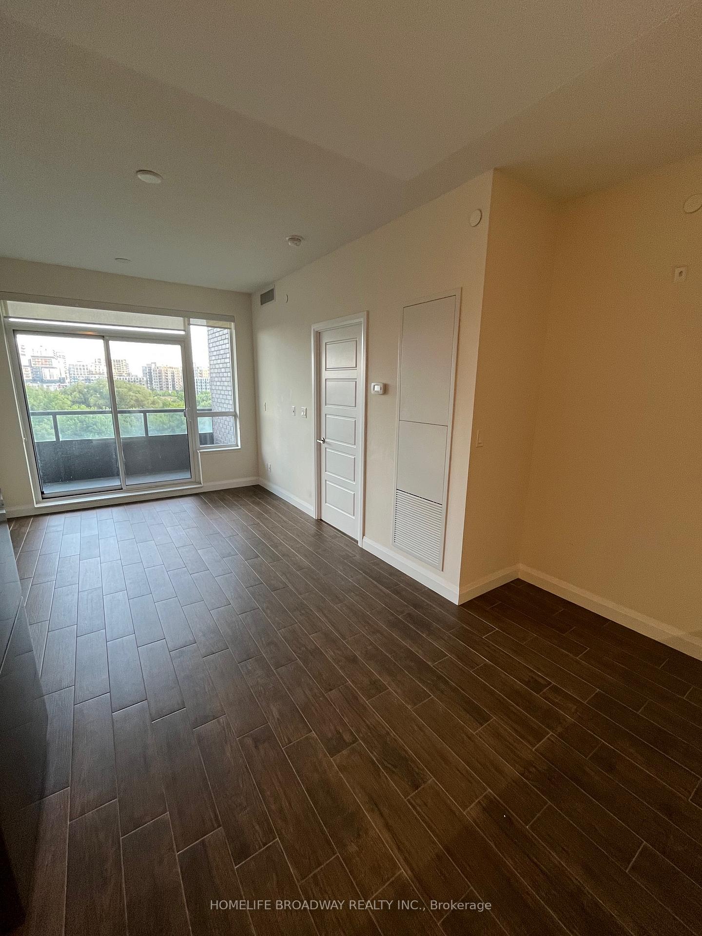 Photo 8 of Unit 719, 15 Water Walk Drive, Markham, Unionville — HOMEH