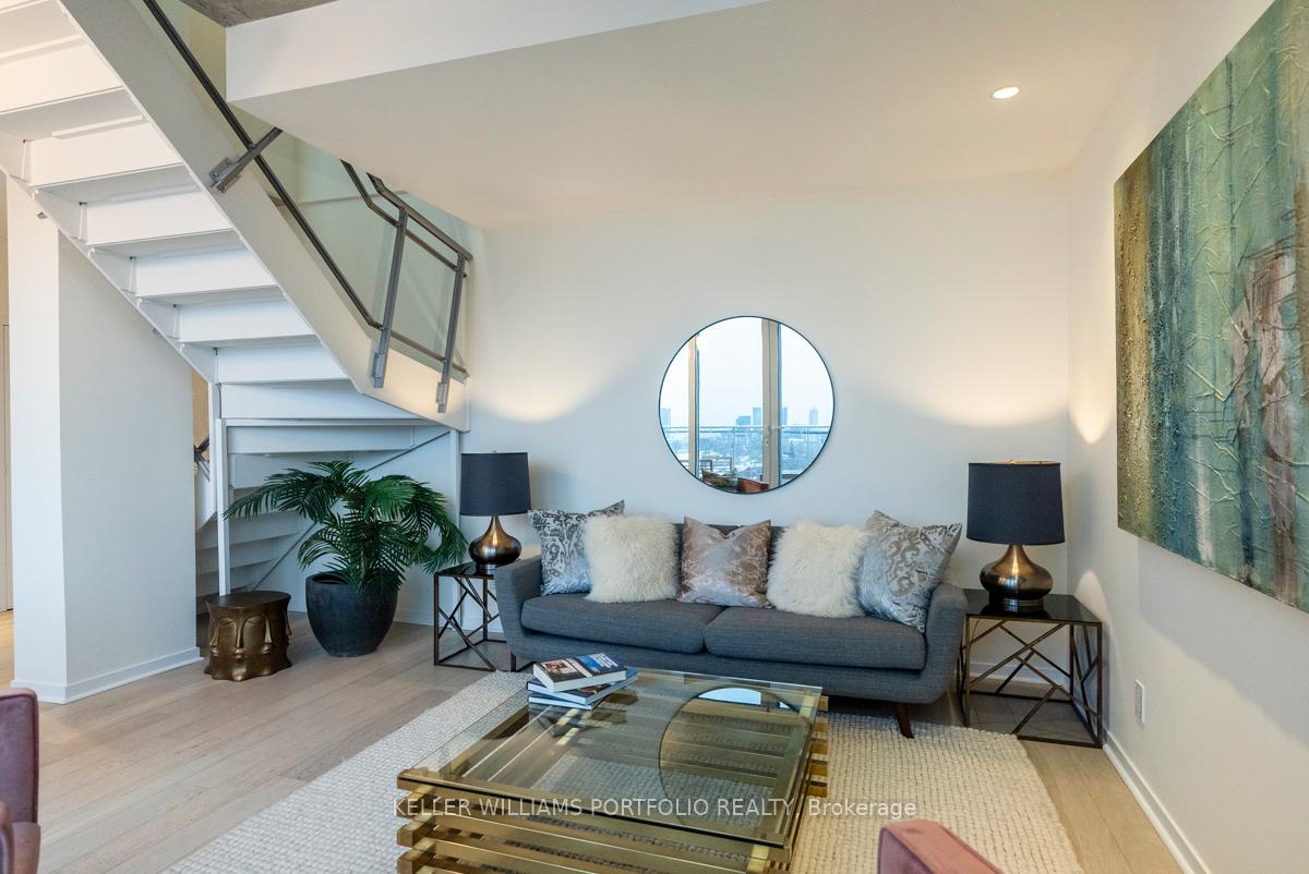 Photo 5 of Unit 806, 301 Markham Street, Toronto, Trinity-Bellwoods — HOMEH