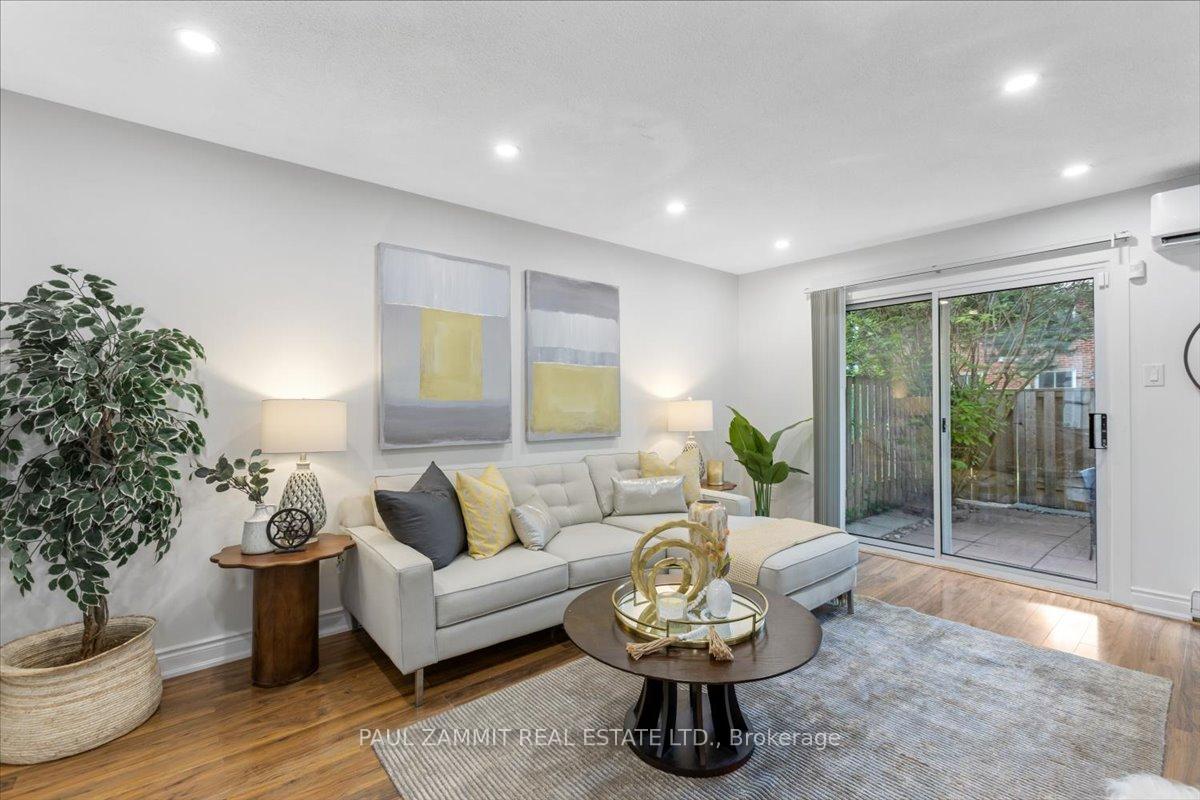 Photo 7 of 19 Harris Way, Markham, Aileen-Willowbrook — HOMEH