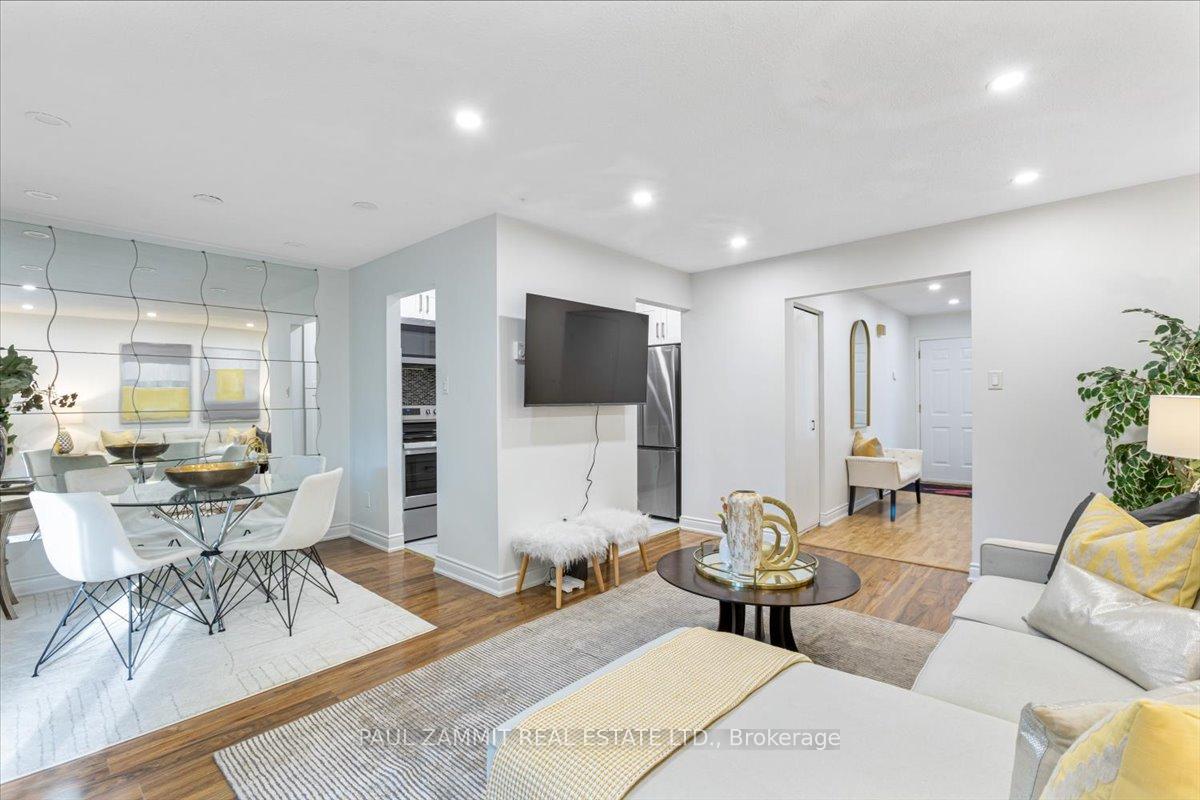 Photo 10 of 19 Harris Way, Markham, Aileen-Willowbrook — HOMEH