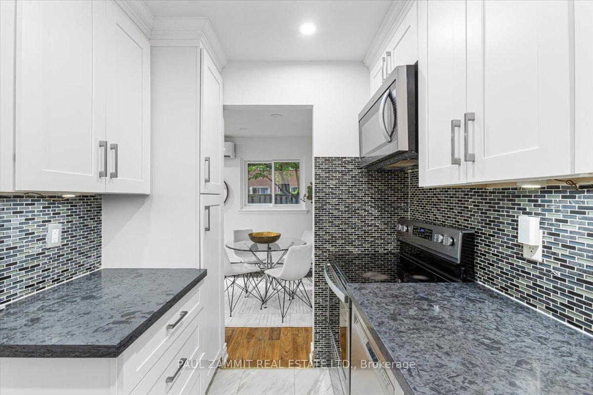 Photo 16 of 19 Harris Way, Markham, Aileen-Willowbrook — HOMEH