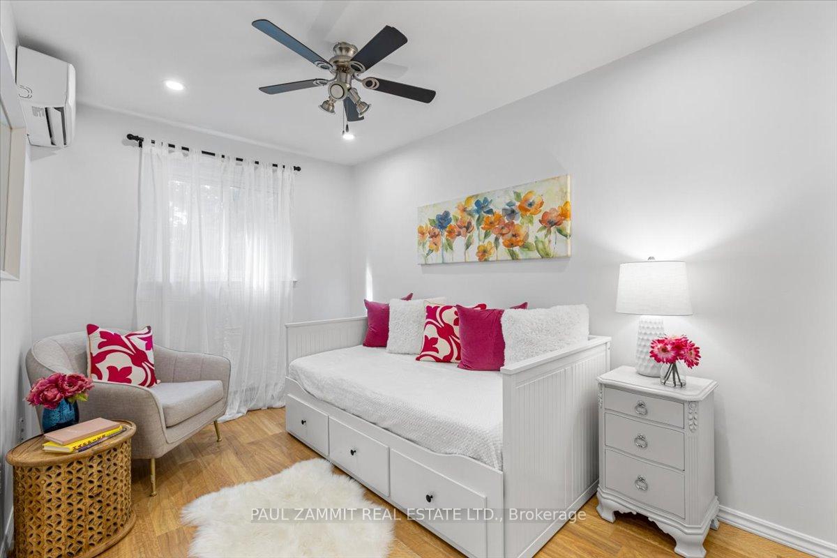 Photo 20 of 19 Harris Way, Markham, Aileen-Willowbrook — HOMEH
