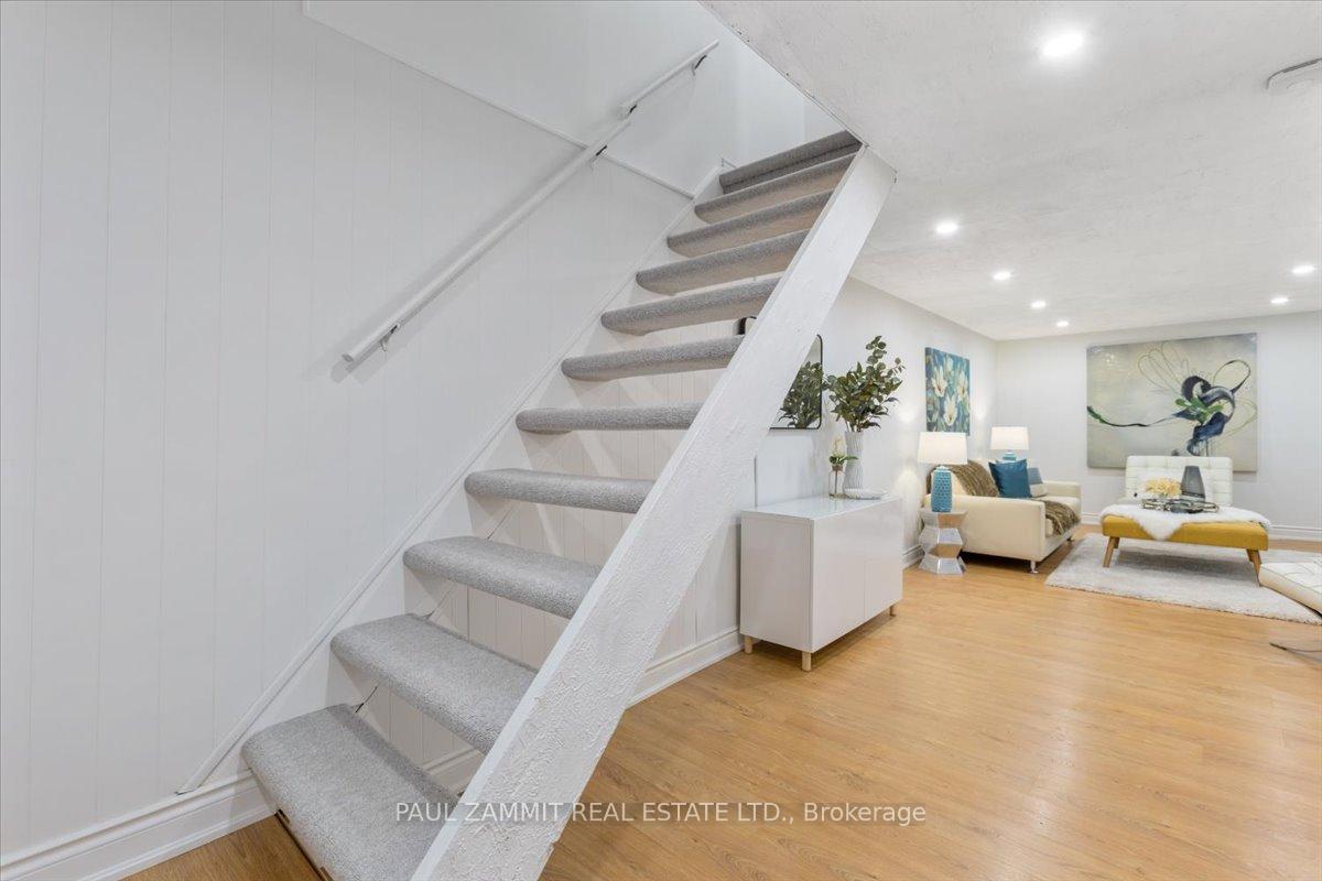 Photo 23 of 19 Harris Way, Markham, Aileen-Willowbrook — HOMEH