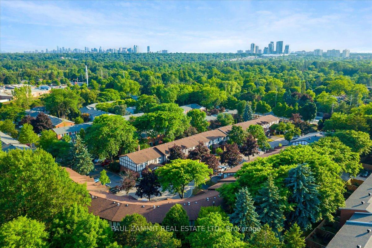 Photo 40 of 19 Harris Way, Markham, Aileen-Willowbrook — HOMEH