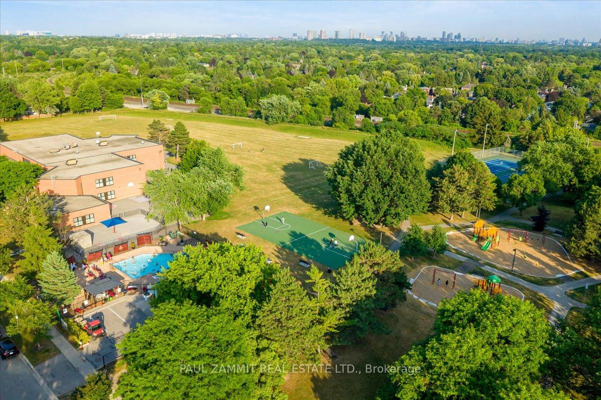 Photo 41 of 19 Harris Way, Markham, Aileen-Willowbrook — HOMEH