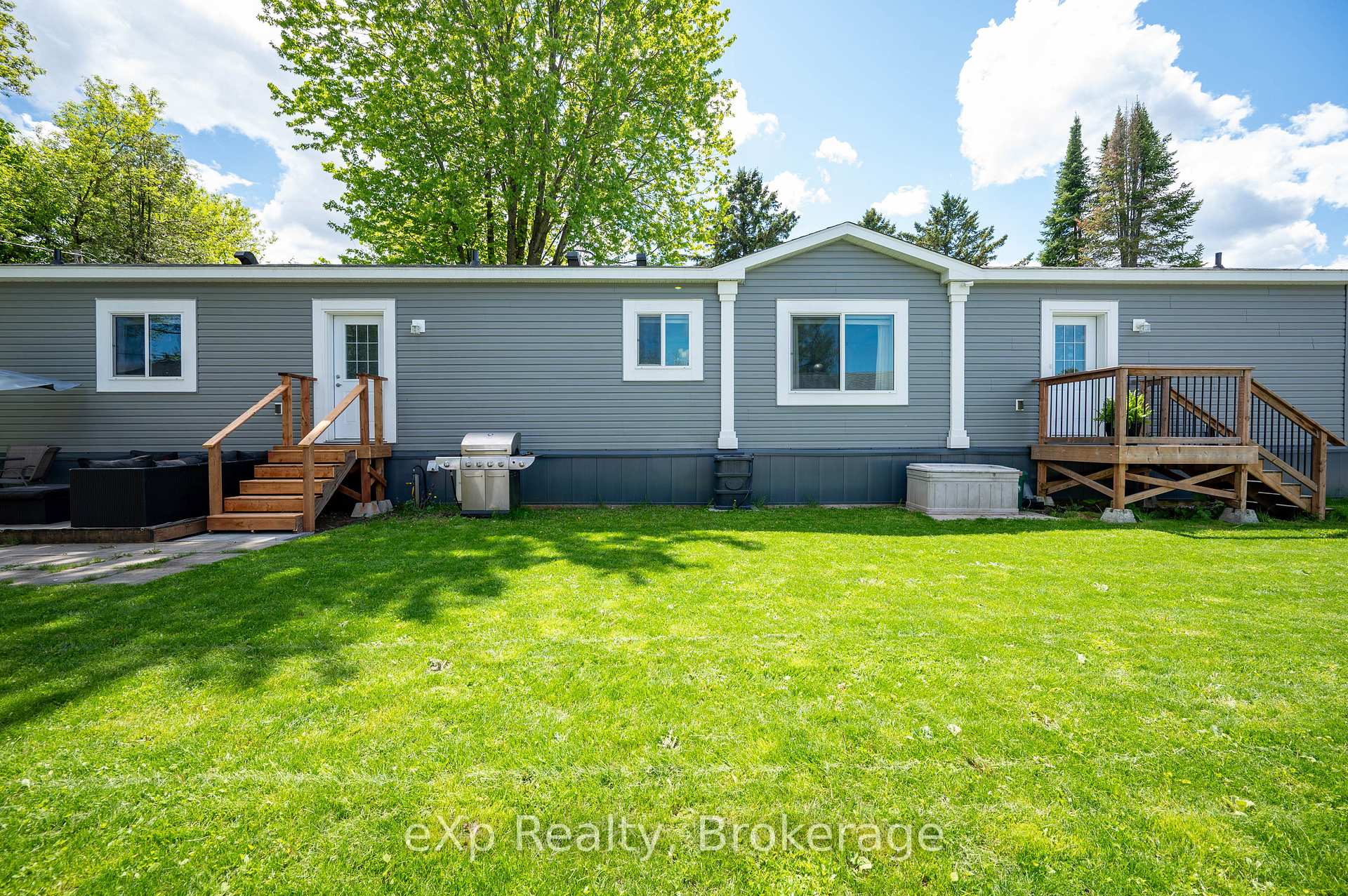 Photo 1 of 15 Cedar Lane, Erin, Hillsburgh — HOMEH