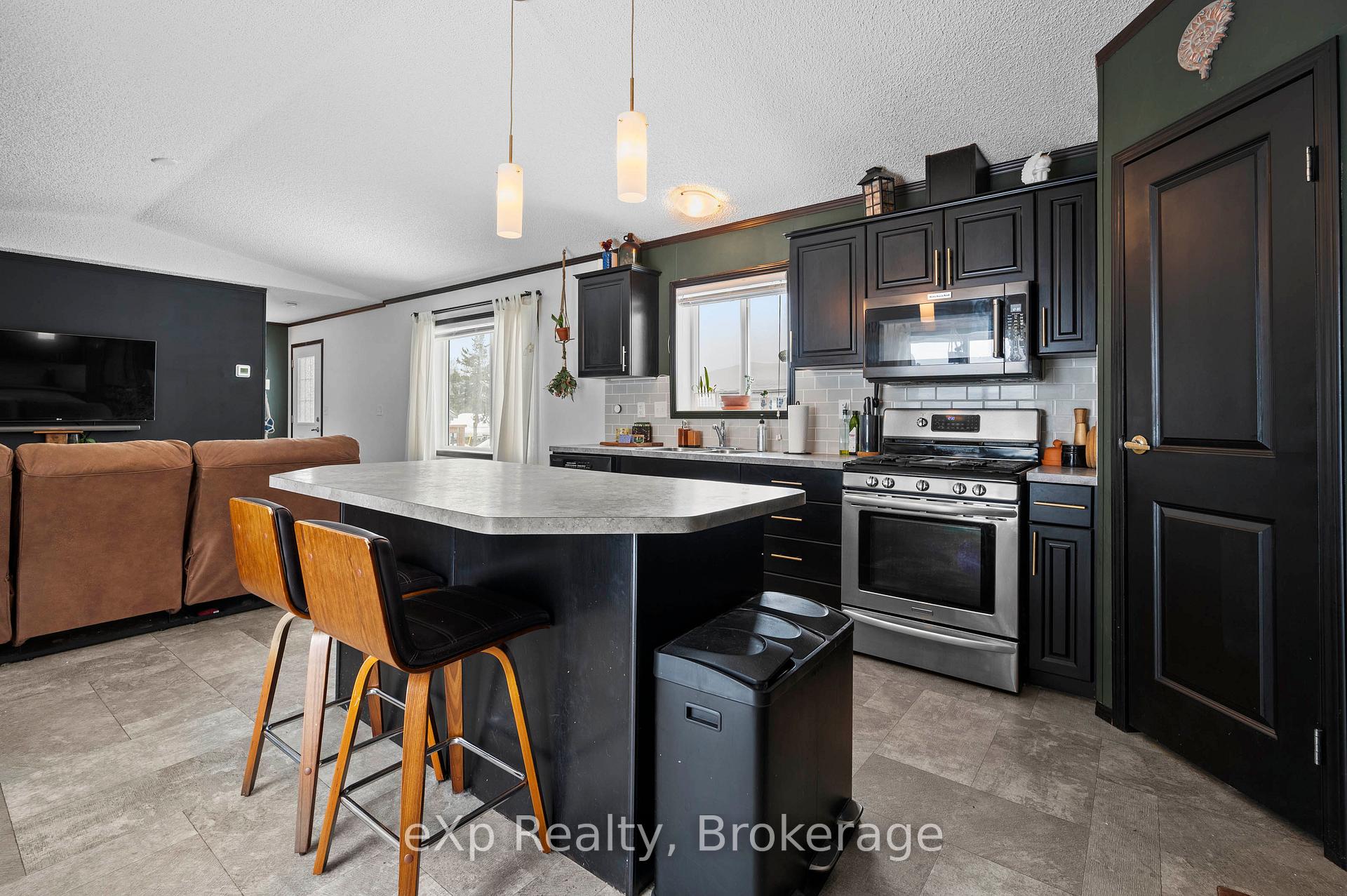 Photo 10 of 15 Cedar Lane, Erin, Hillsburgh — HOMEH