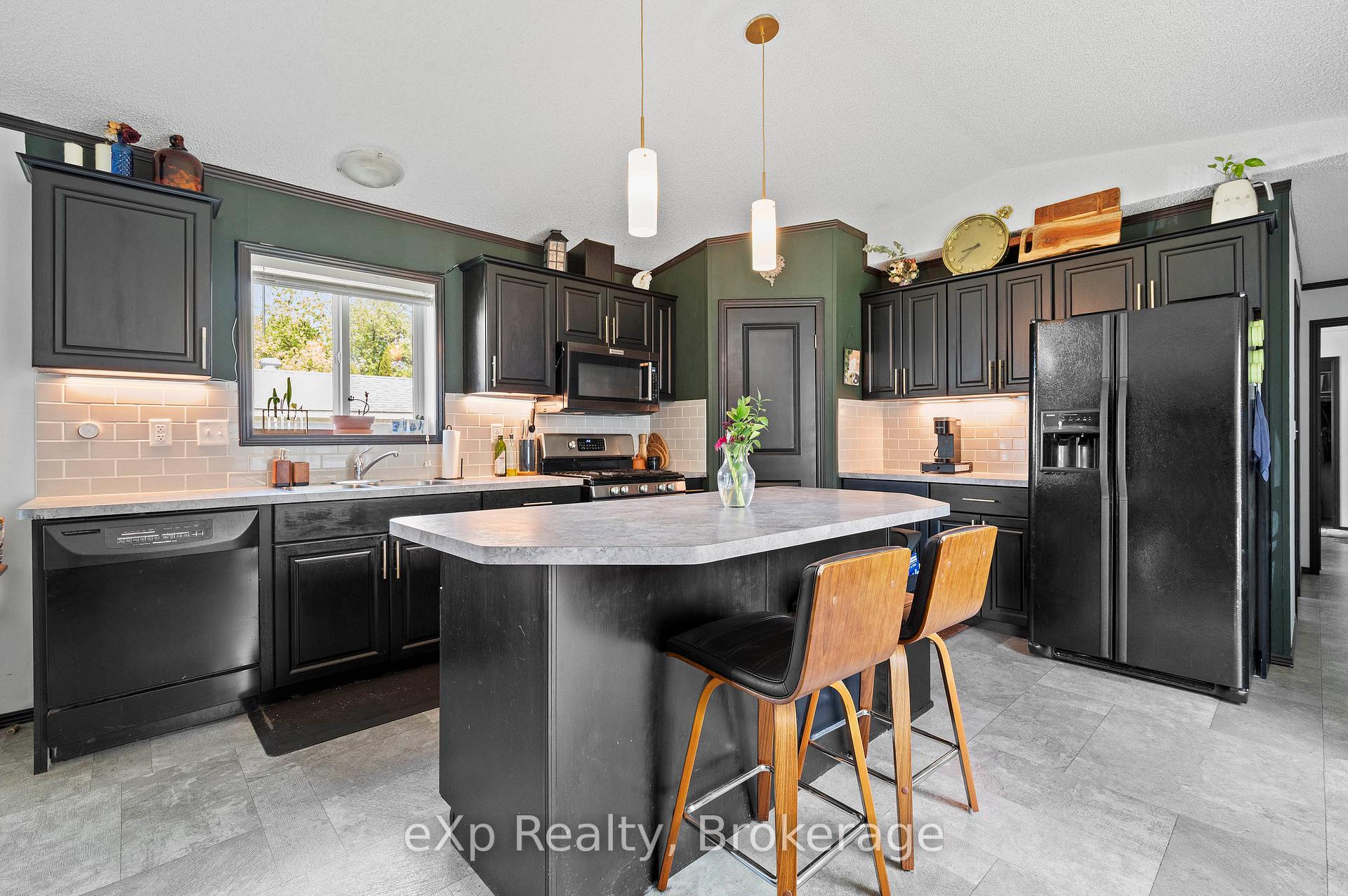 Photo 12 of 15 Cedar Lane, Erin, Hillsburgh — HOMEH