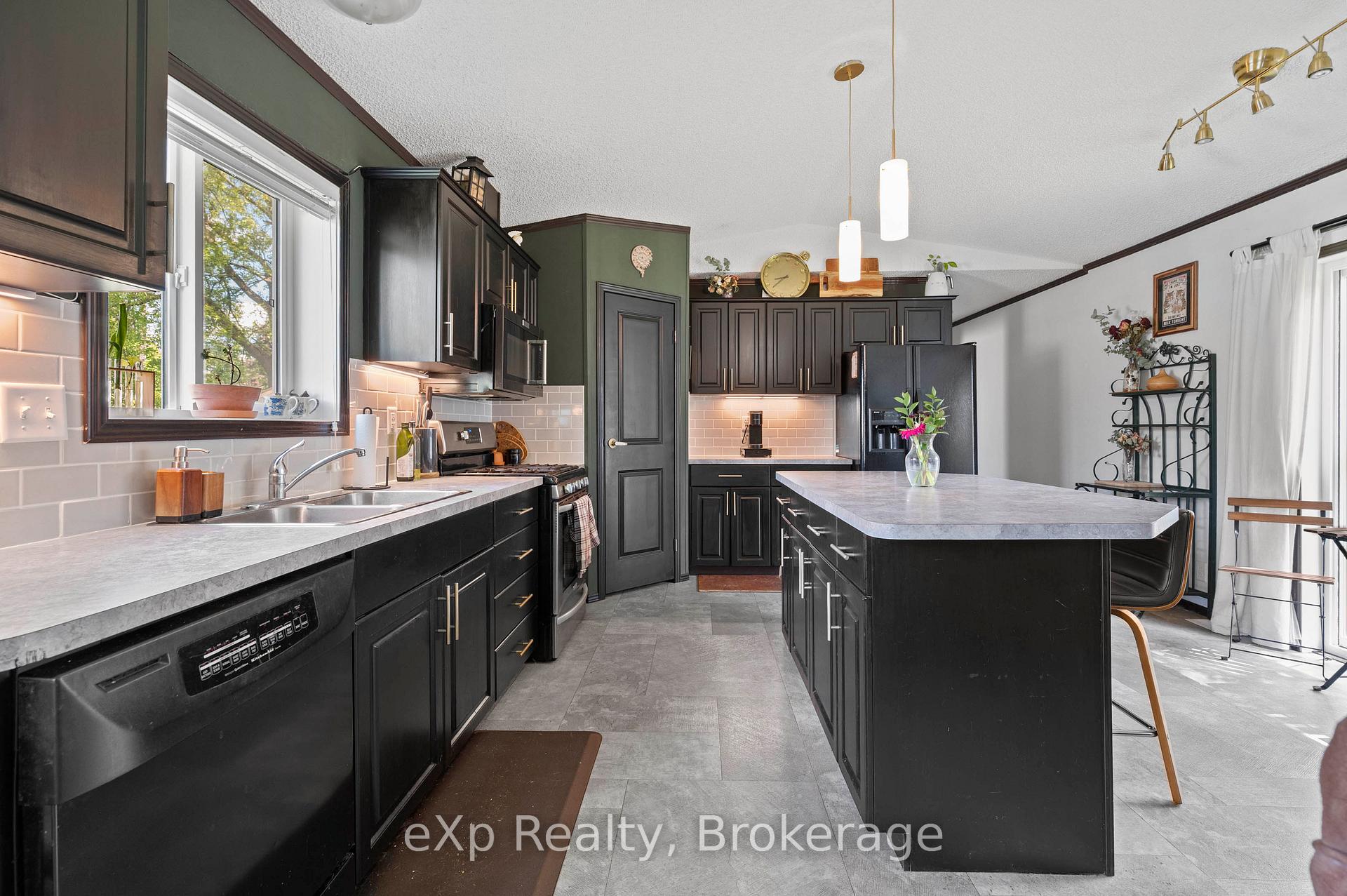 Photo 13 of 15 Cedar Lane, Erin, Hillsburgh — HOMEH