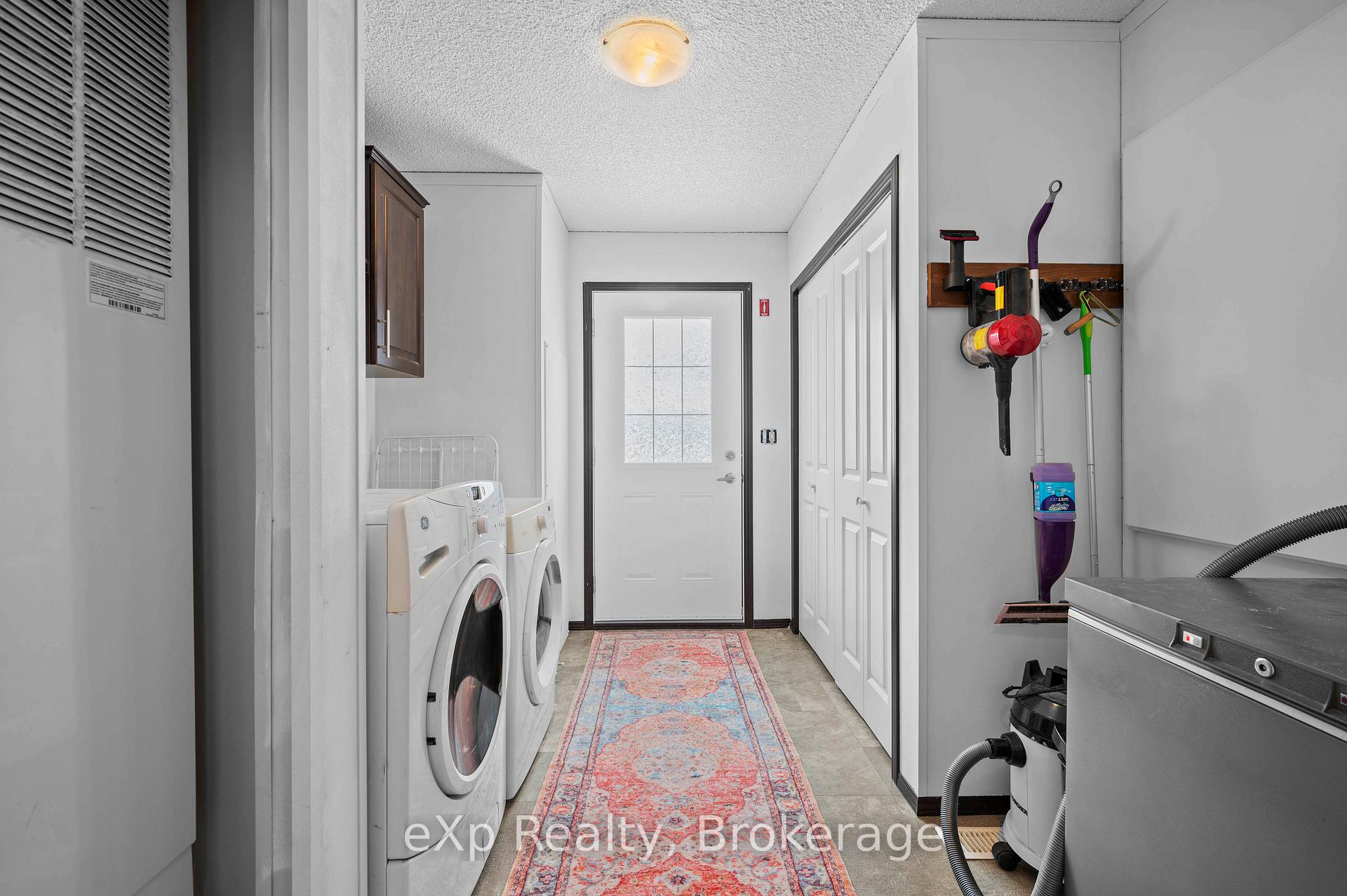 Photo 25 of 15 Cedar Lane, Erin, Hillsburgh — HOMEH