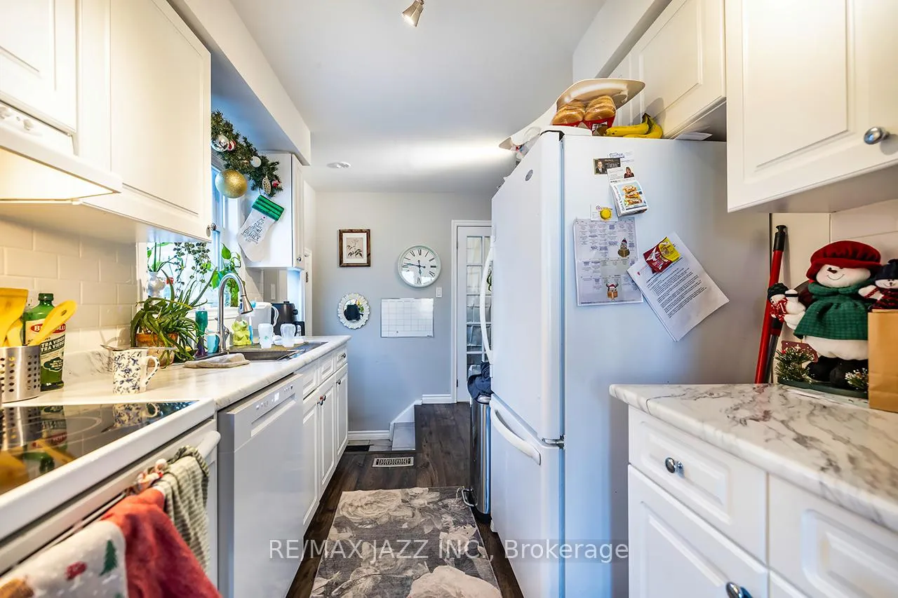 Photo 9 of 3 Devondale Street, Clarington, Courtice — HOMEH