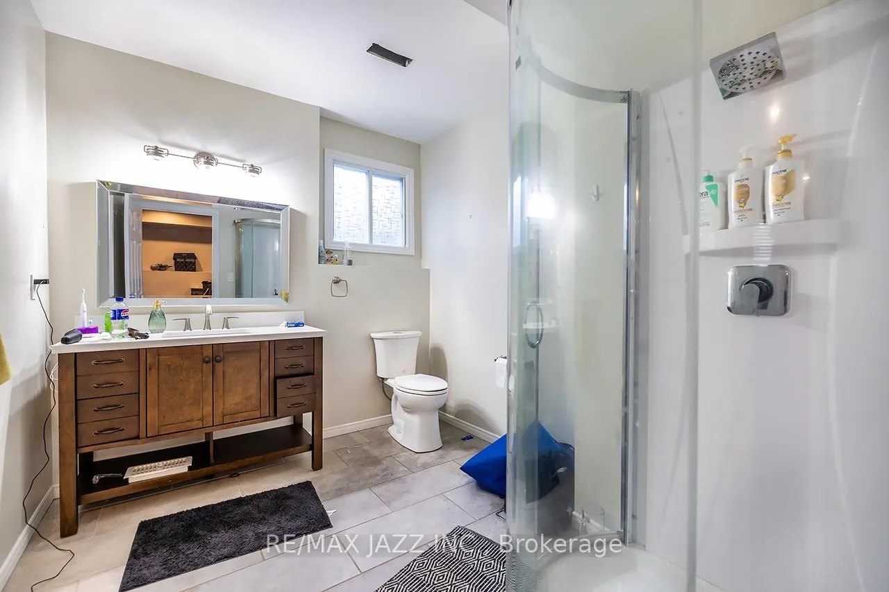 Photo 11 of 3 Devondale Street, Clarington, Courtice — HOMEH