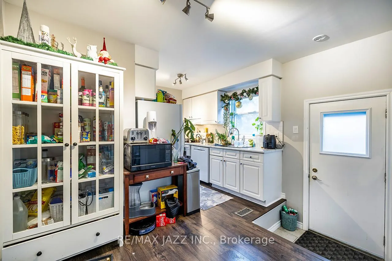 Photo 13 of 3 Devondale Street, Clarington, Courtice — HOMEH