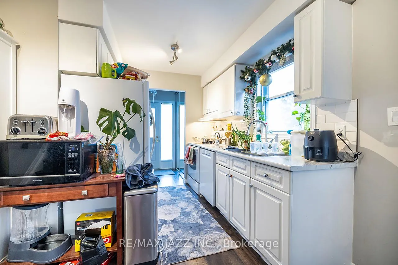 Photo 14 of 3 Devondale Street, Clarington, Courtice — HOMEH