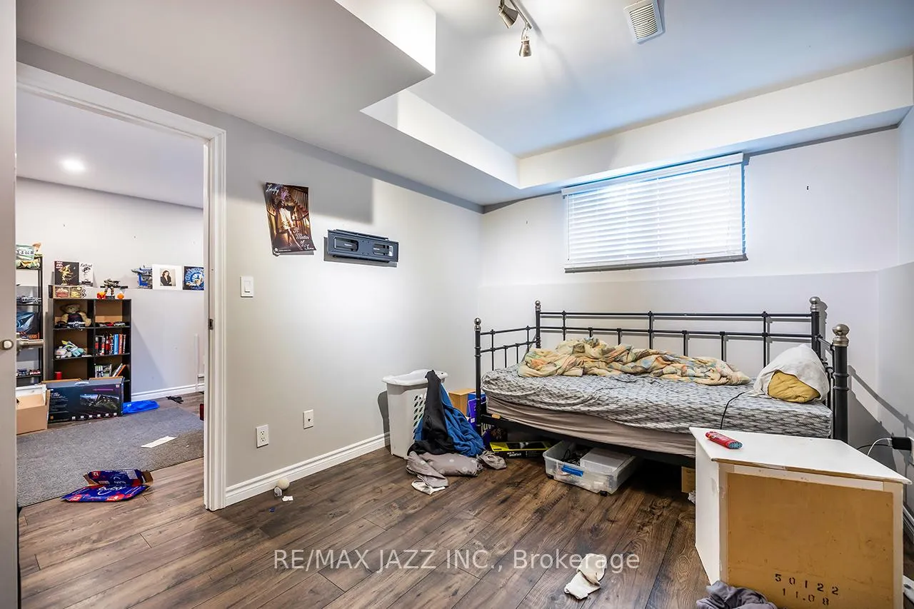 Photo 23 of 3 Devondale Street, Clarington, Courtice — HOMEH