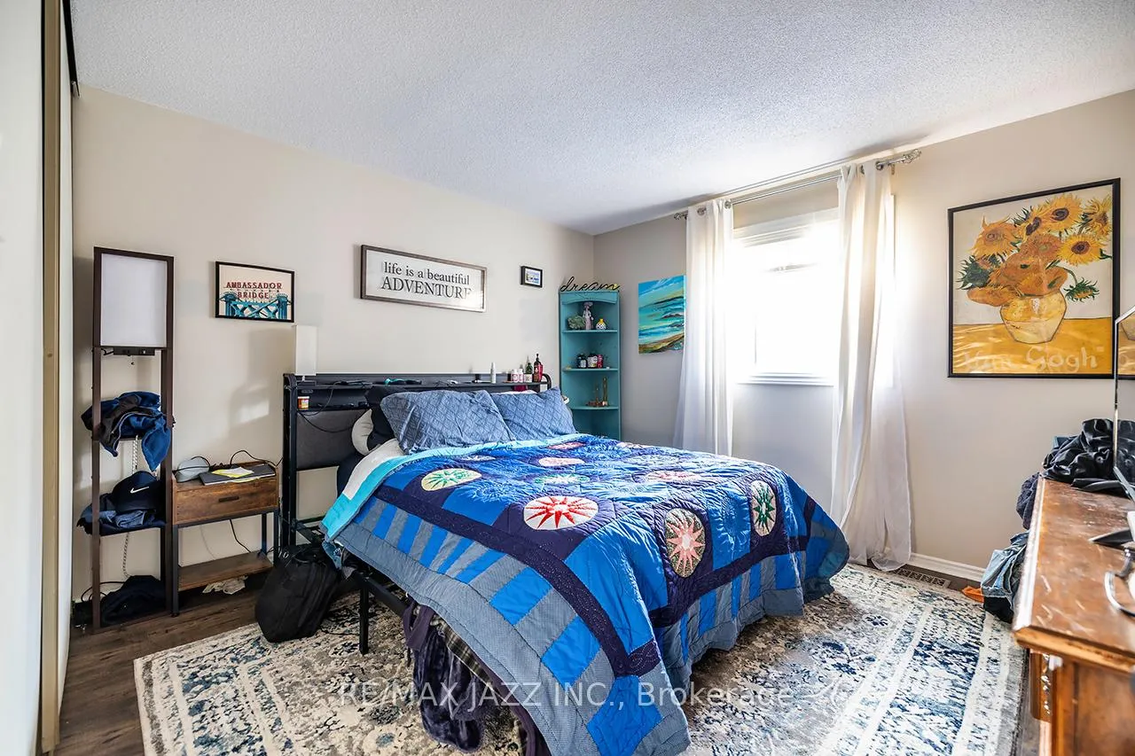 Photo 24 of 3 Devondale Street, Clarington, Courtice — HOMEH