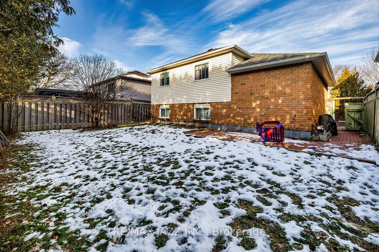 Photo 32 of 3 Devondale Street, Clarington, Courtice — HOMEH