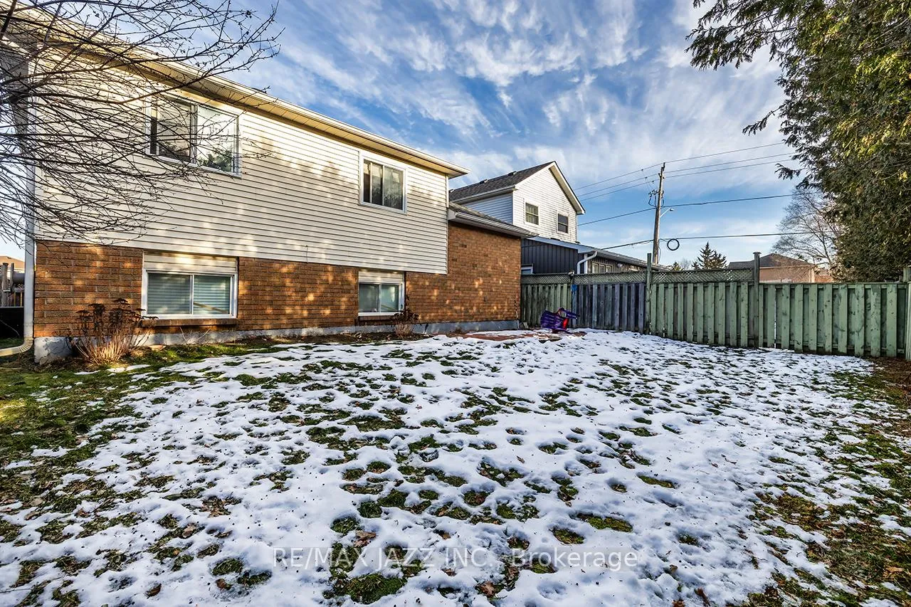 Photo 33 of 3 Devondale Street, Clarington, Courtice — HOMEH
