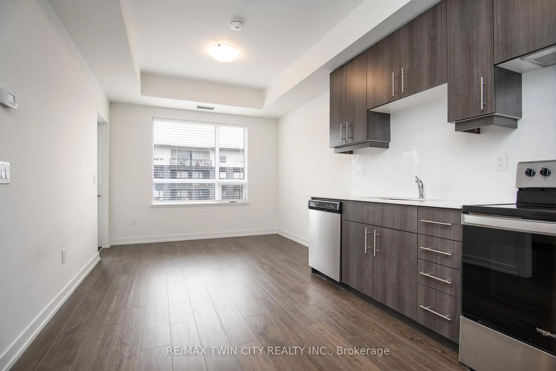 Photo 4 of Unit 505, 251 Northfield Drive E, Waterloo — HOMEH