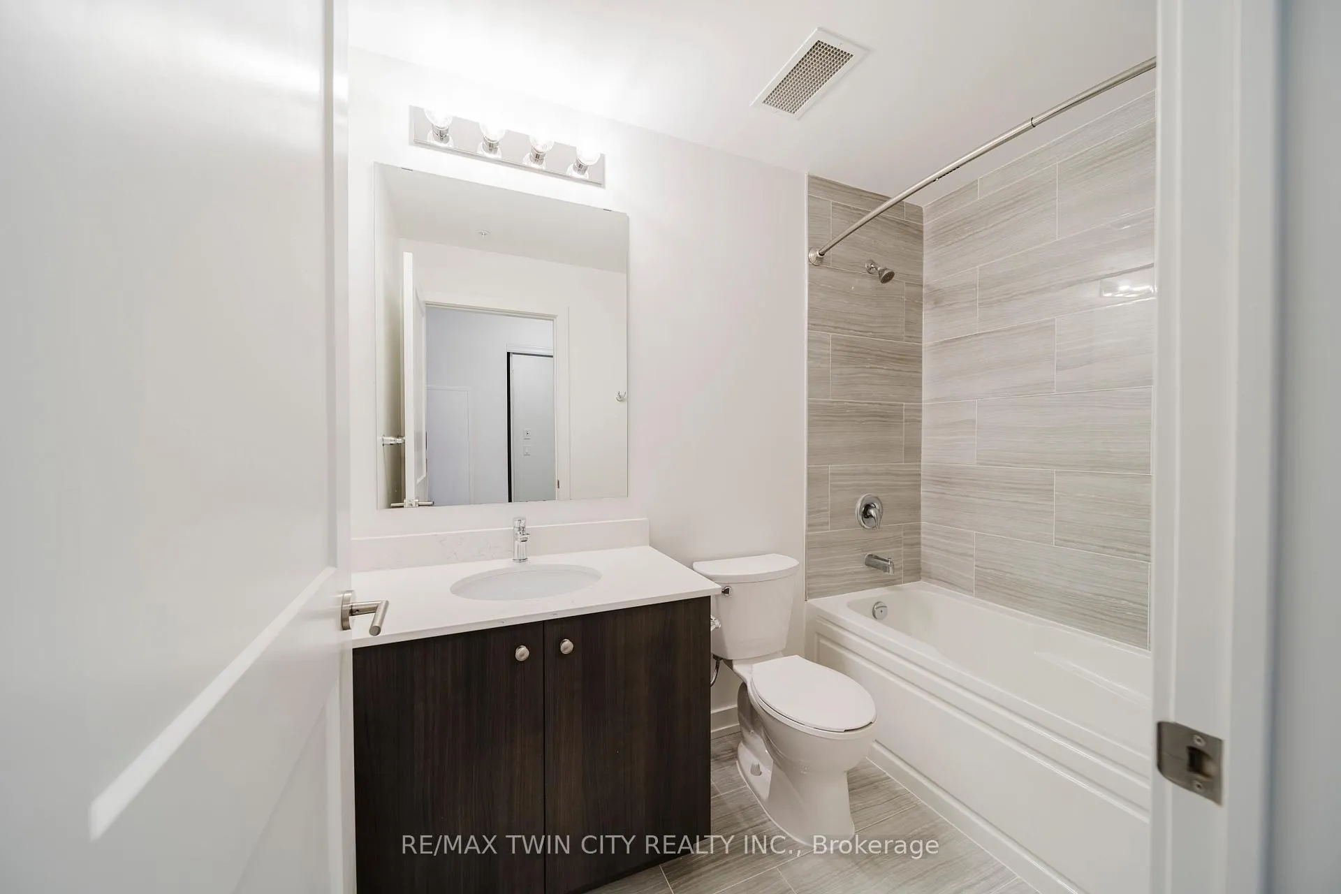 Photo 17 of Unit 505, 251 Northfield Drive E, Waterloo — HOMEH