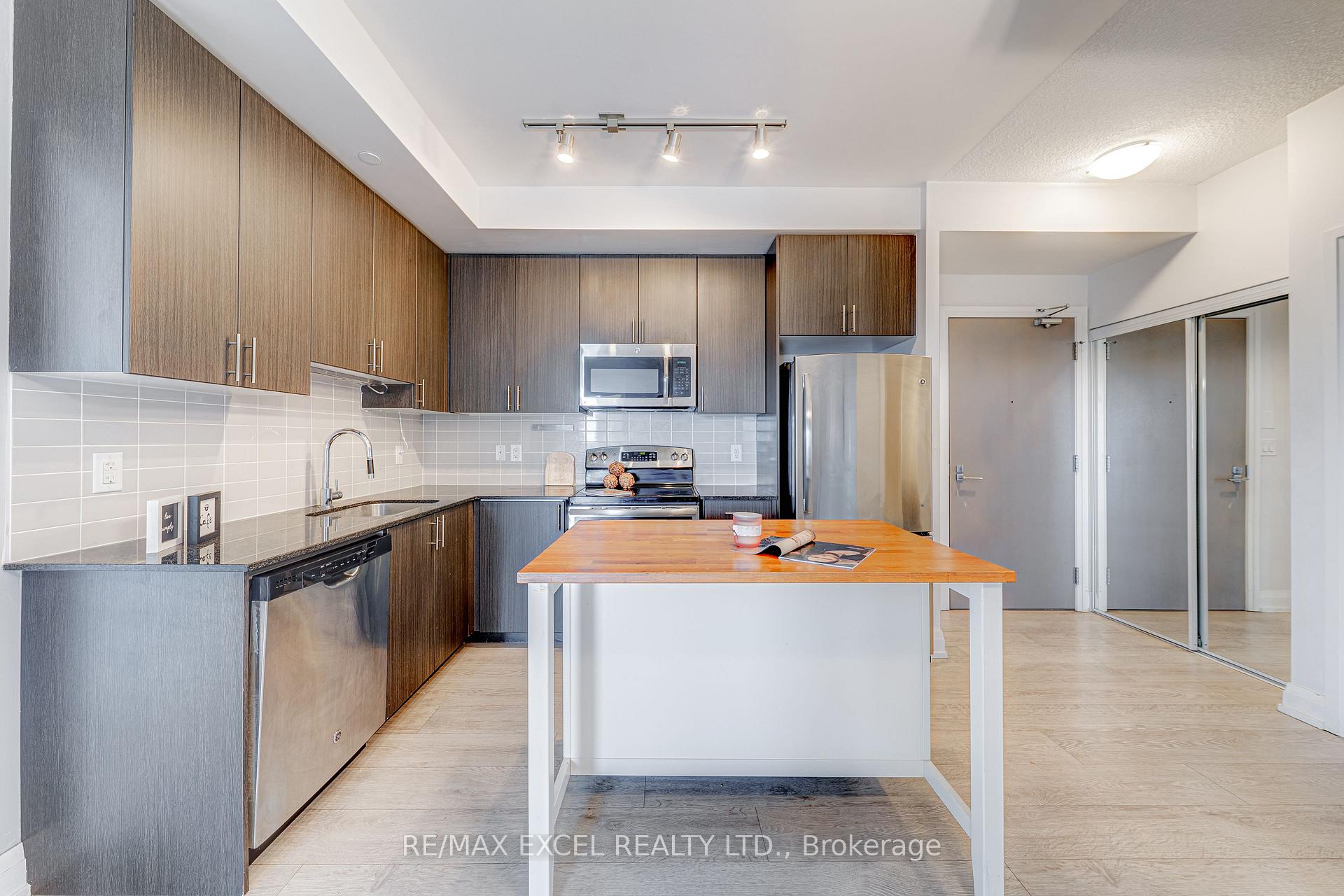 Photo 6 of Unit 2006, 7165 Yonge Street, Markham, Grandview — HOMEH