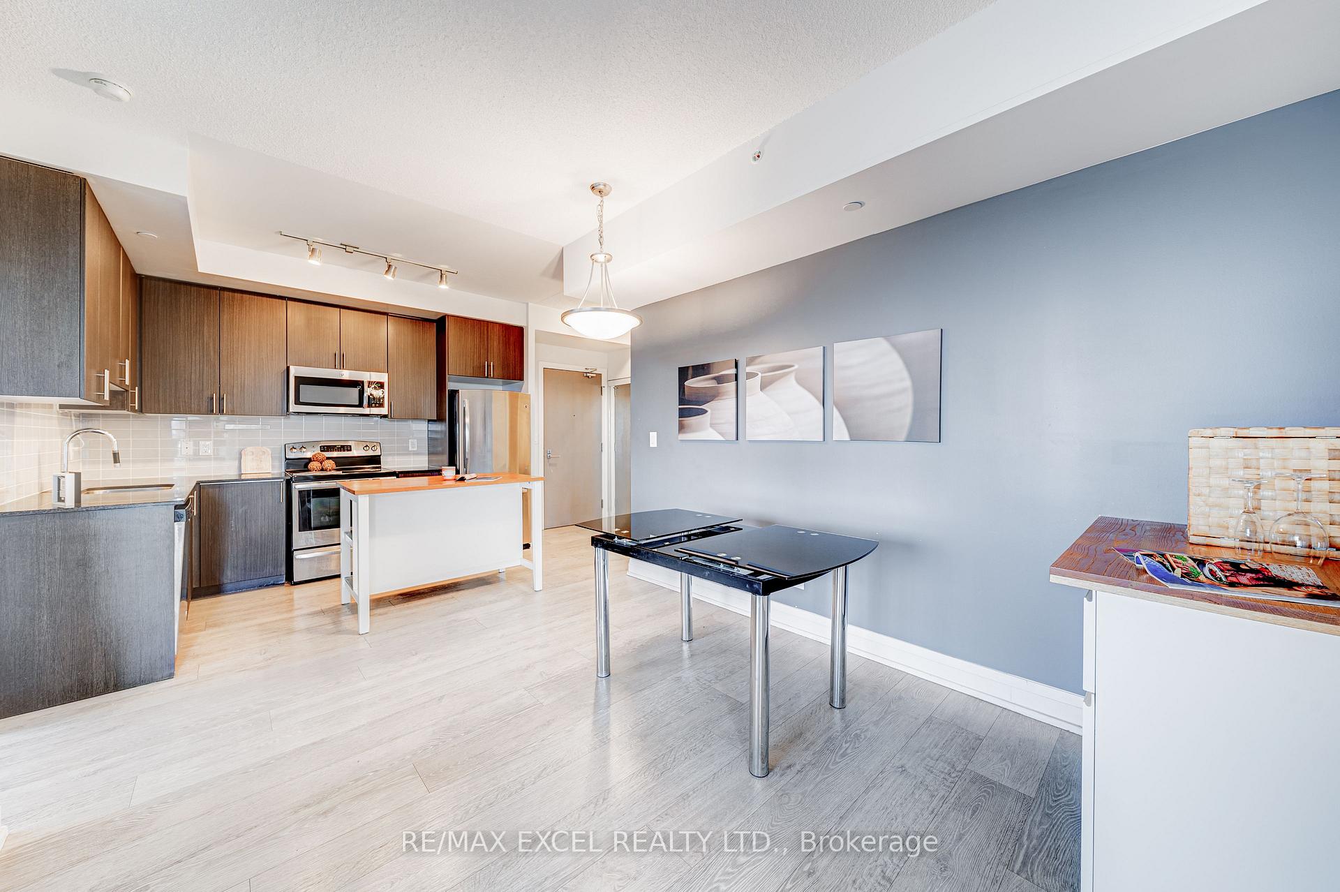 Photo 7 of Unit 2006, 7165 Yonge Street, Markham, Grandview — HOMEH