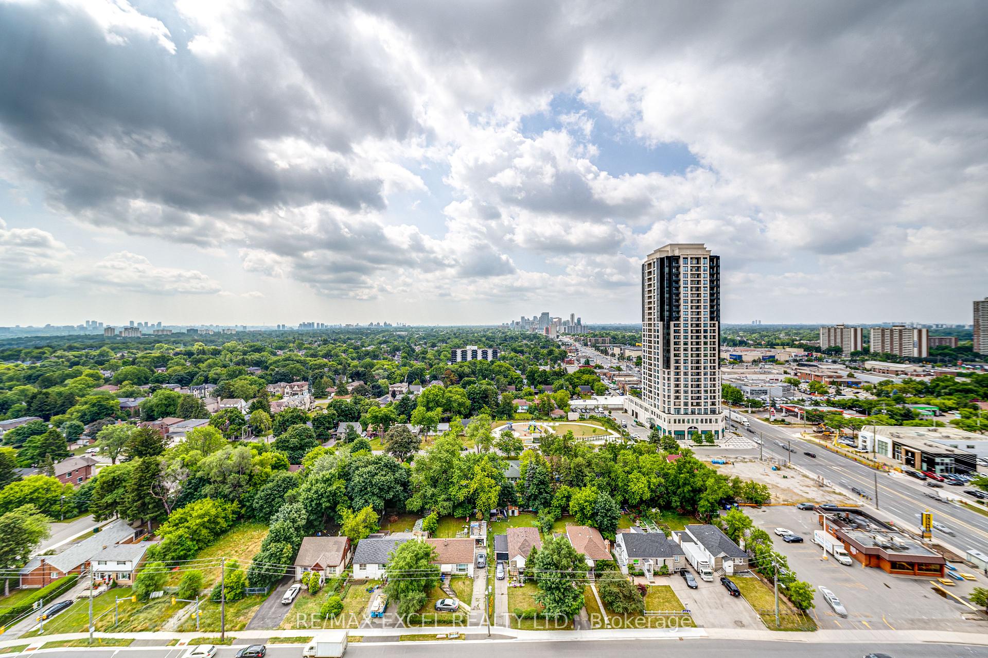 Photo 24 of Unit 2006, 7165 Yonge Street, Markham, Grandview — HOMEH