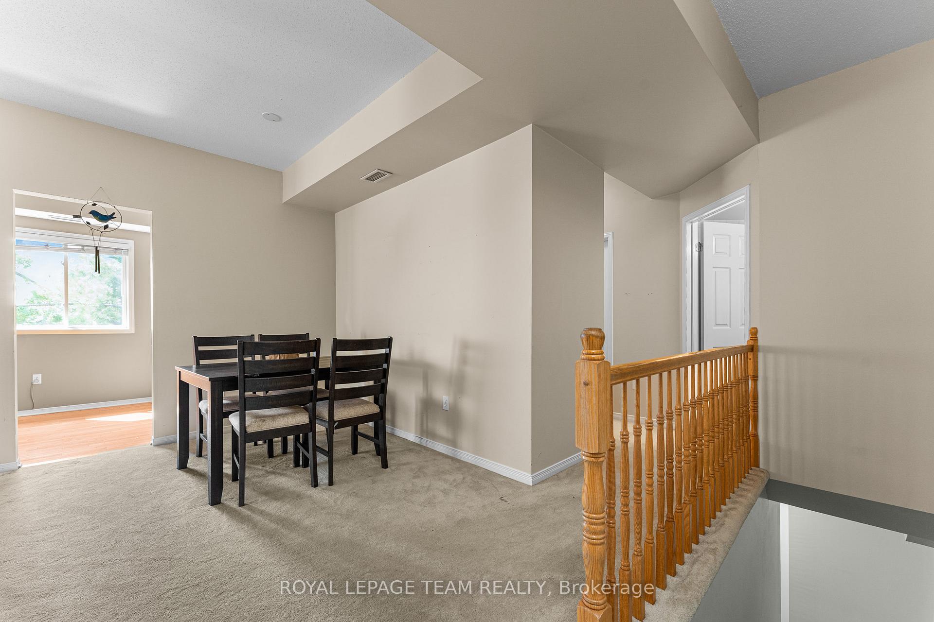 Photo 5 of 54 Robson Court, Ottawa, Kanata - Kanata Lakes/Heritage Hills — HOMEH