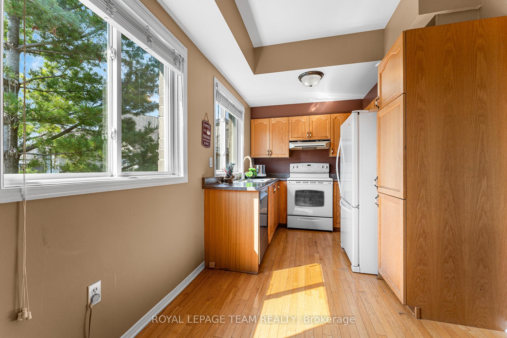 Photo 7 of 54 Robson Court, Ottawa, Kanata - Kanata Lakes/Heritage Hills — HOMEH