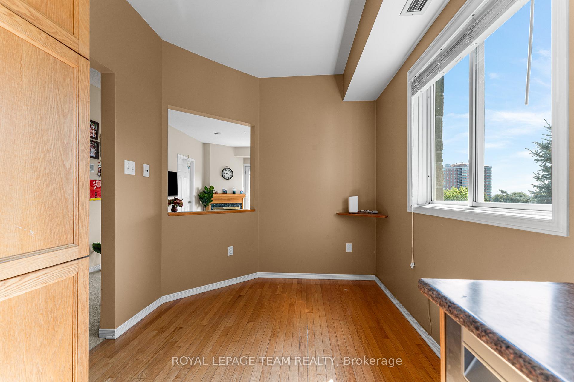 Photo 9 of 54 Robson Court, Ottawa, Kanata - Kanata Lakes/Heritage Hills — HOMEH