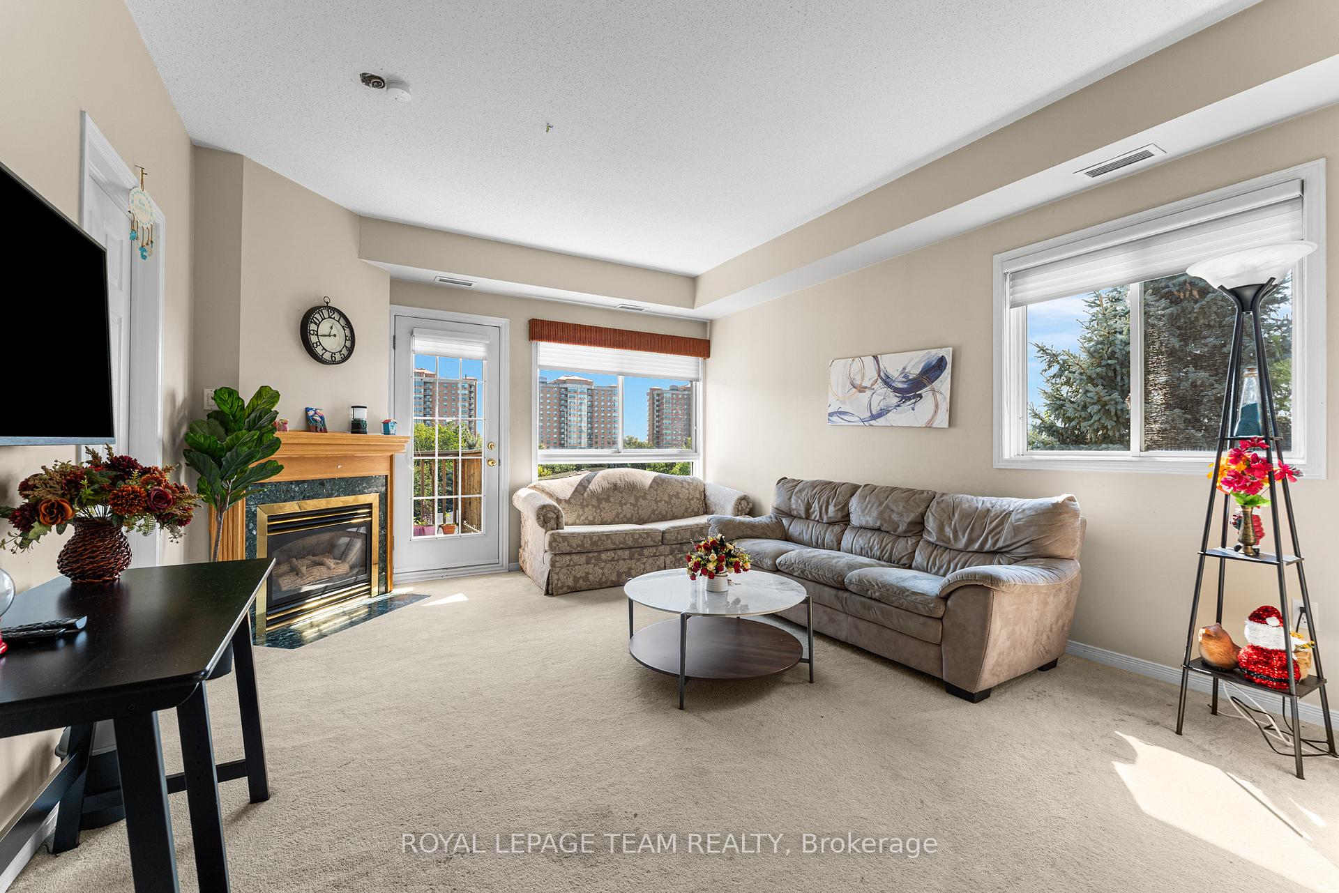 Photo 11 of 54 Robson Court, Ottawa, Kanata - Kanata Lakes/Heritage Hills — HOMEH