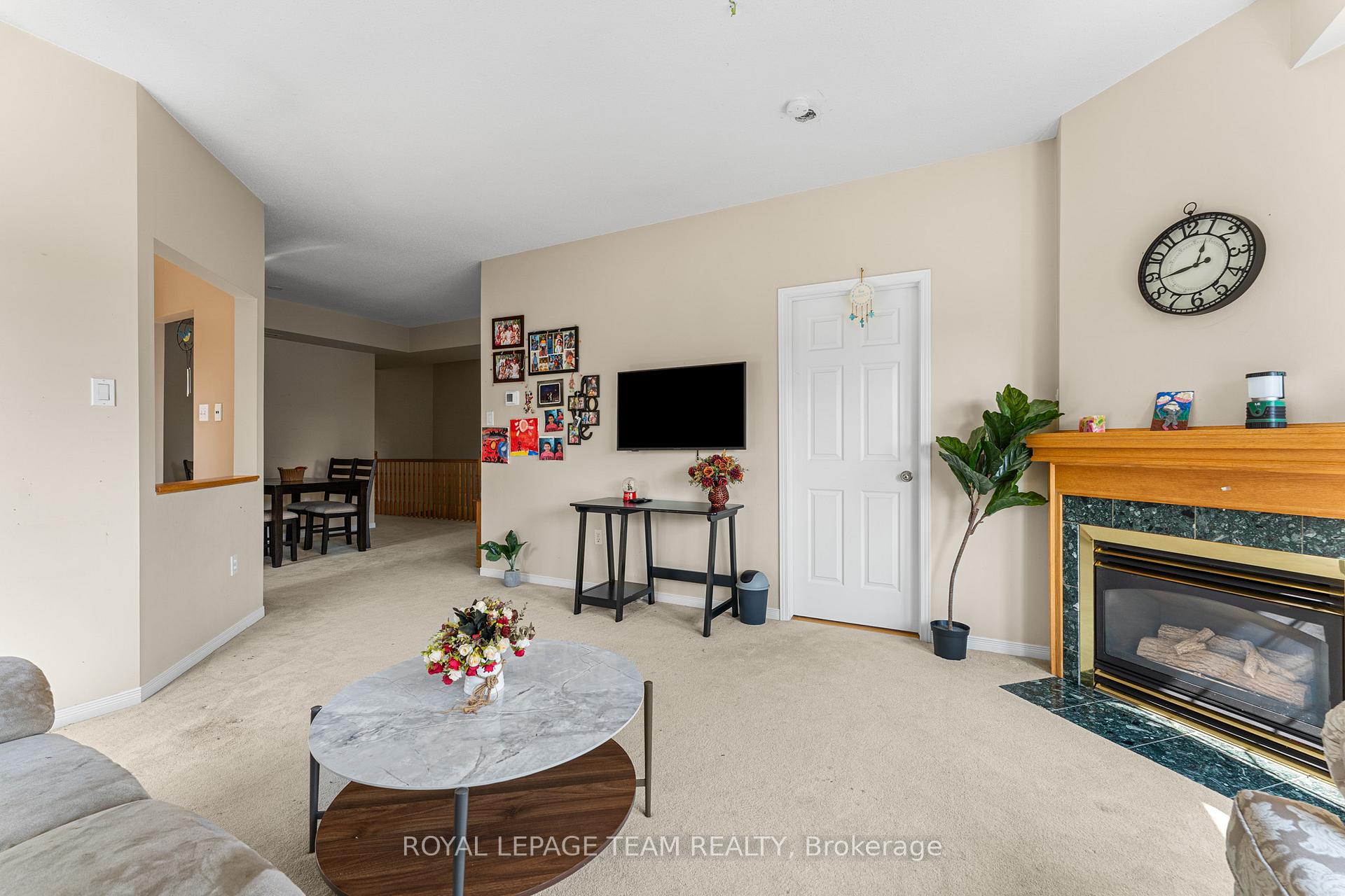 Photo 12 of 54 Robson Court, Ottawa, Kanata - Kanata Lakes/Heritage Hills — HOMEH