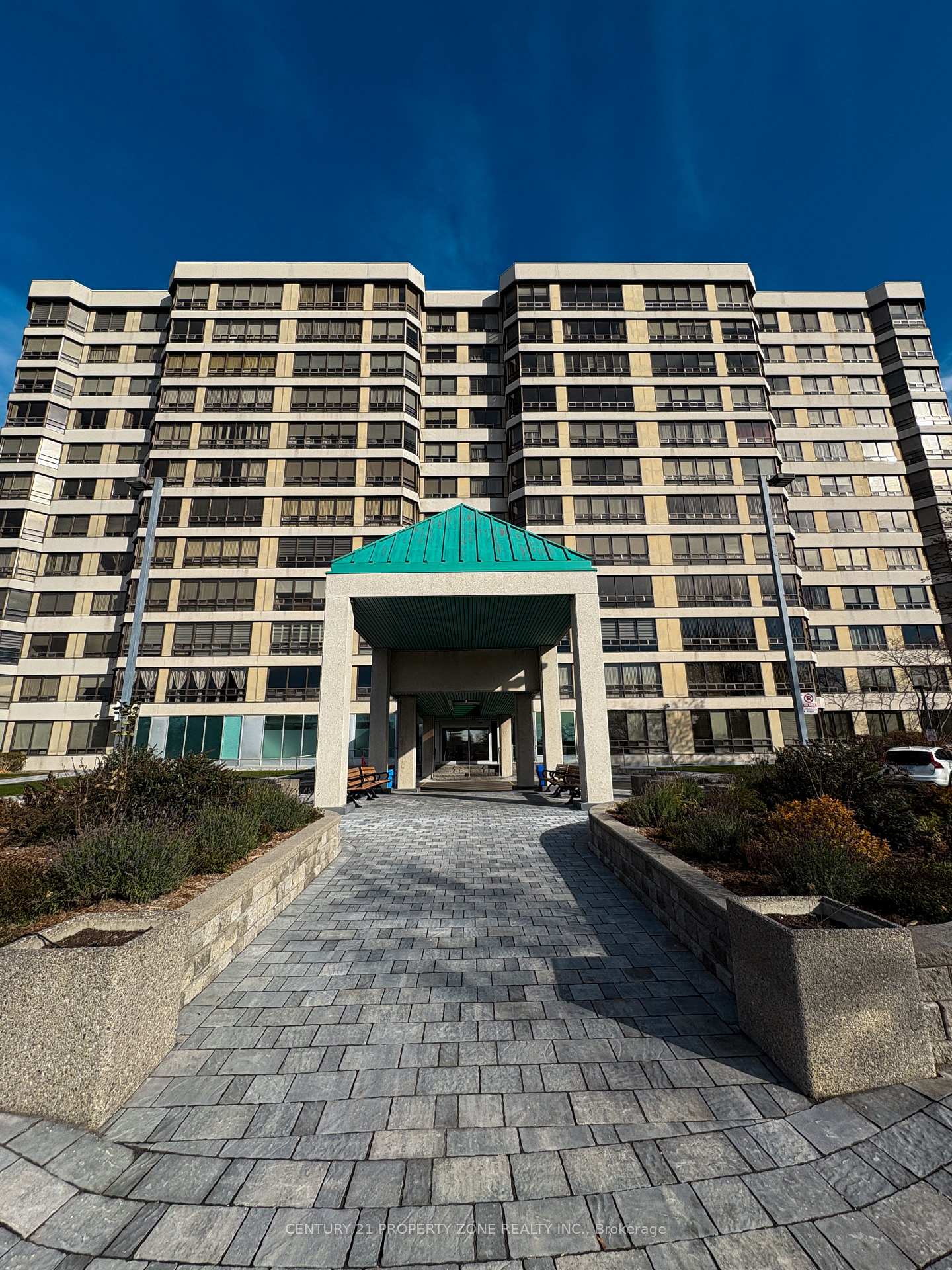 Front of Unit 101, 330 Mill Street S