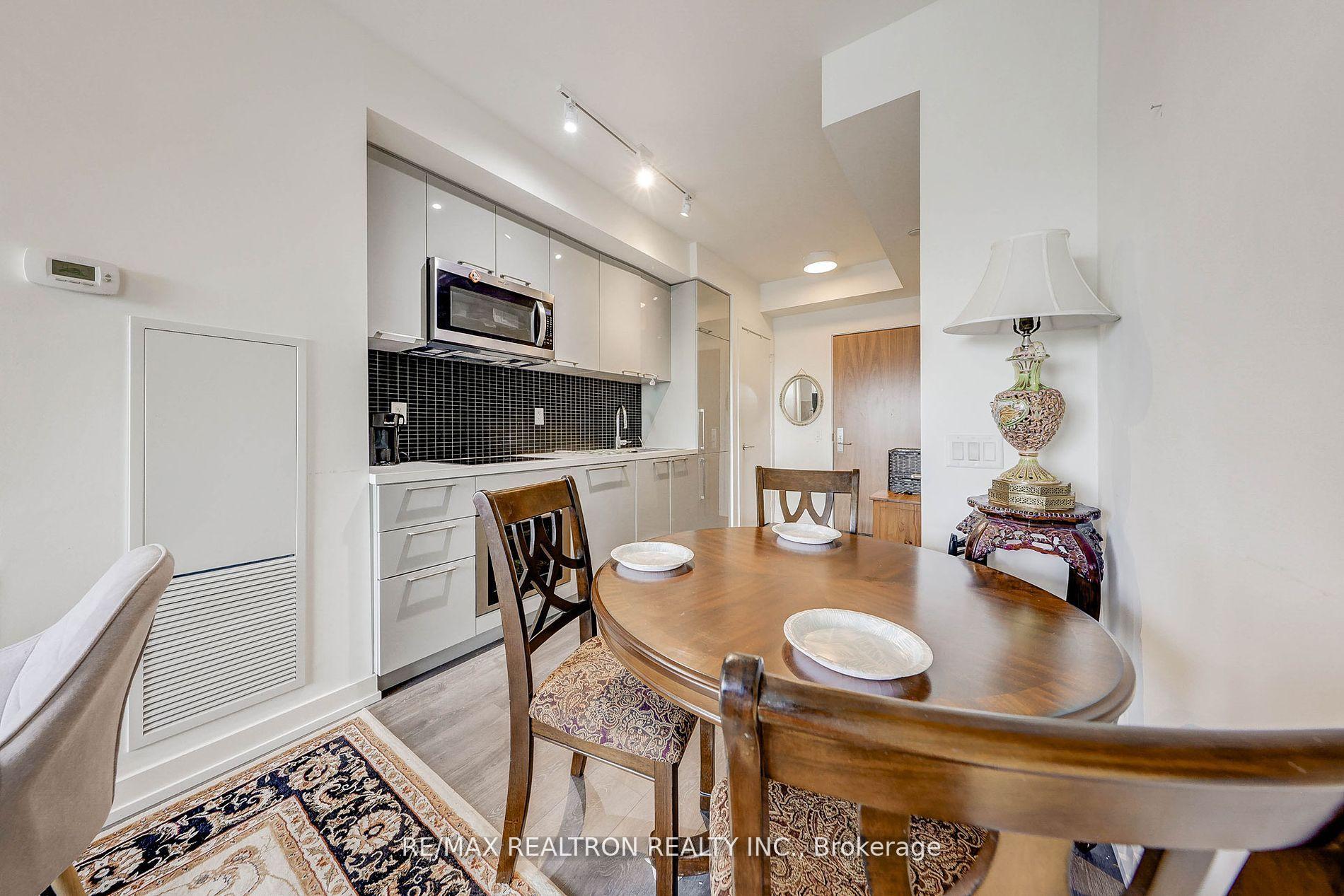 Photo 10 of Unit 610, 1 Grandview Avenue, Markham, Thornhill — HOMEH