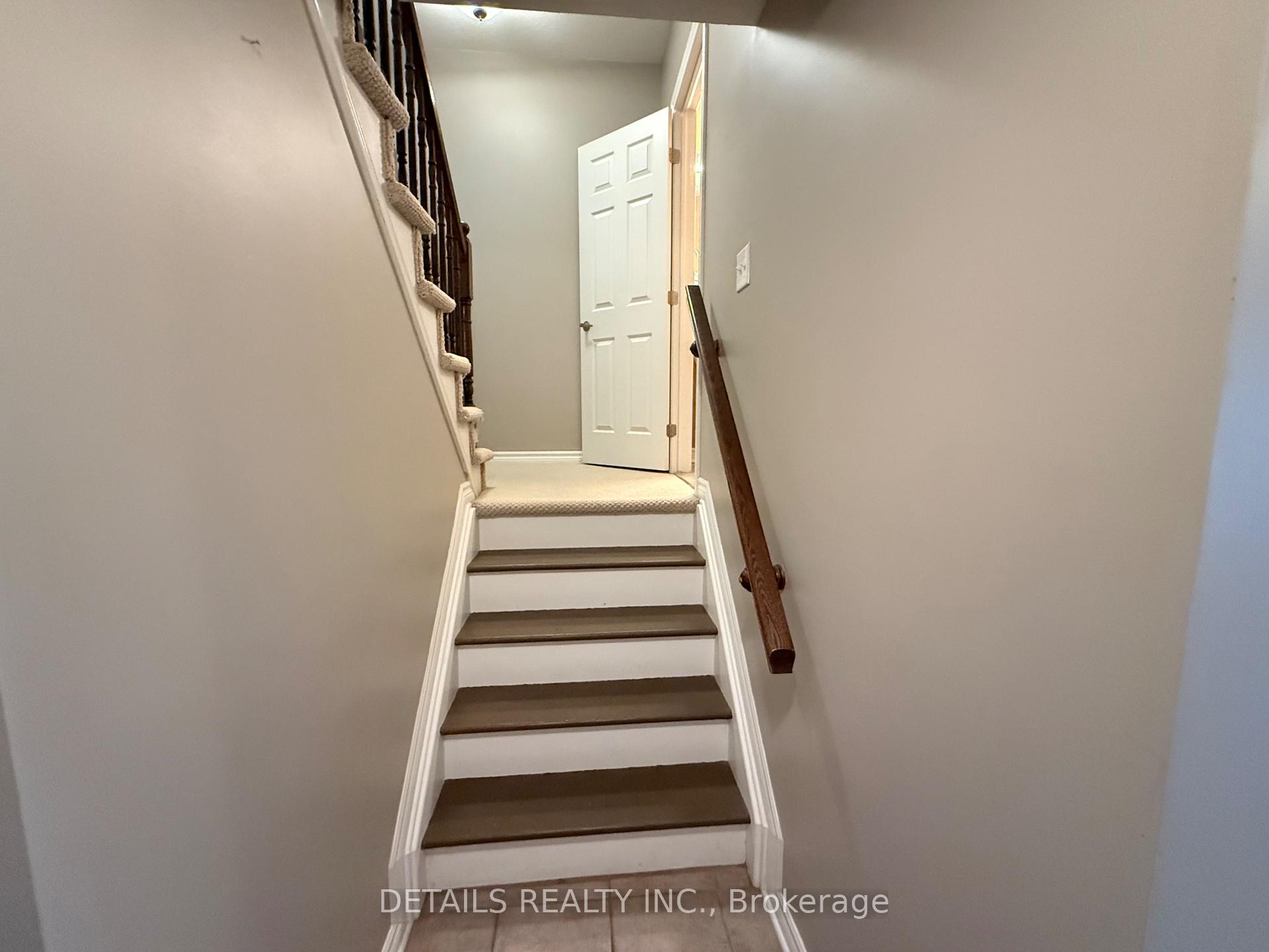 Photo 3 of 2065 Madrid Avenue, Ottawa, Barrhaven - Heritage Park — HOMEH