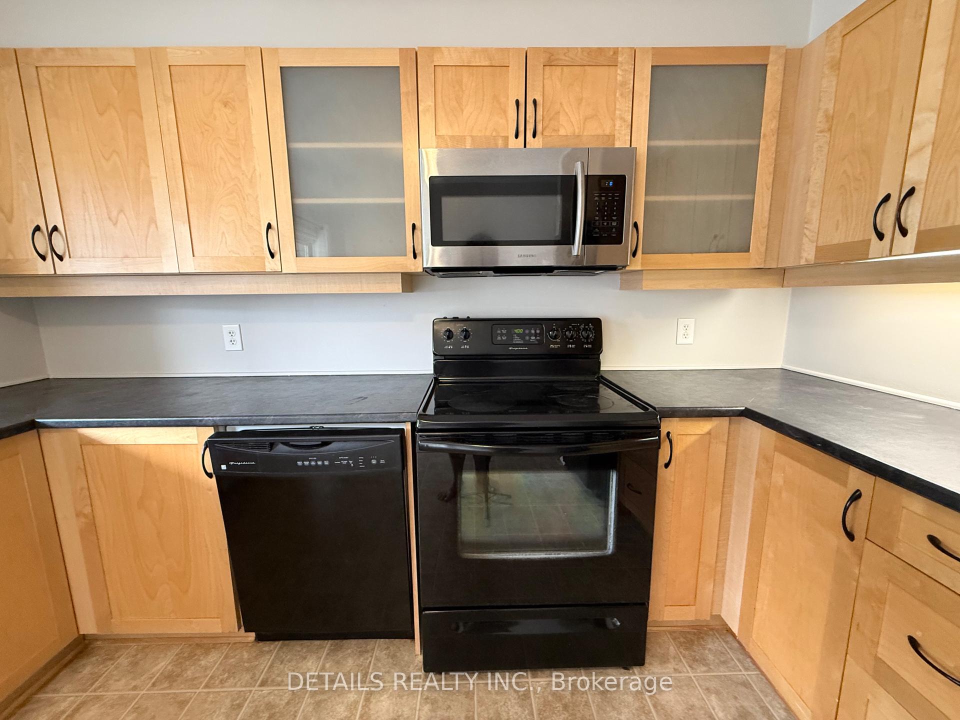 Photo 6 of 2065 Madrid Avenue, Ottawa, Barrhaven - Heritage Park — HOMEH