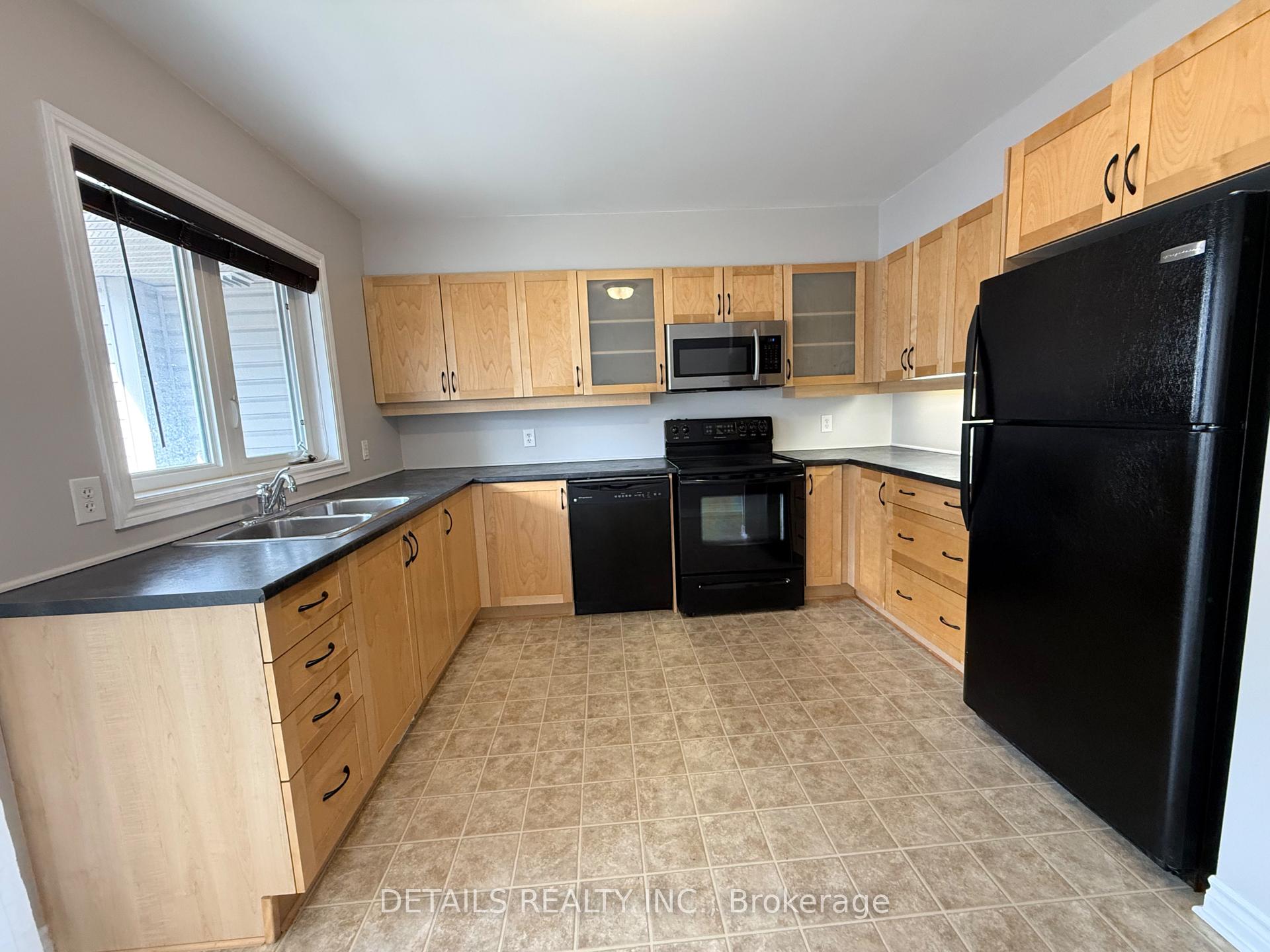 Photo 8 of 2065 Madrid Avenue, Ottawa, Barrhaven - Heritage Park — HOMEH
