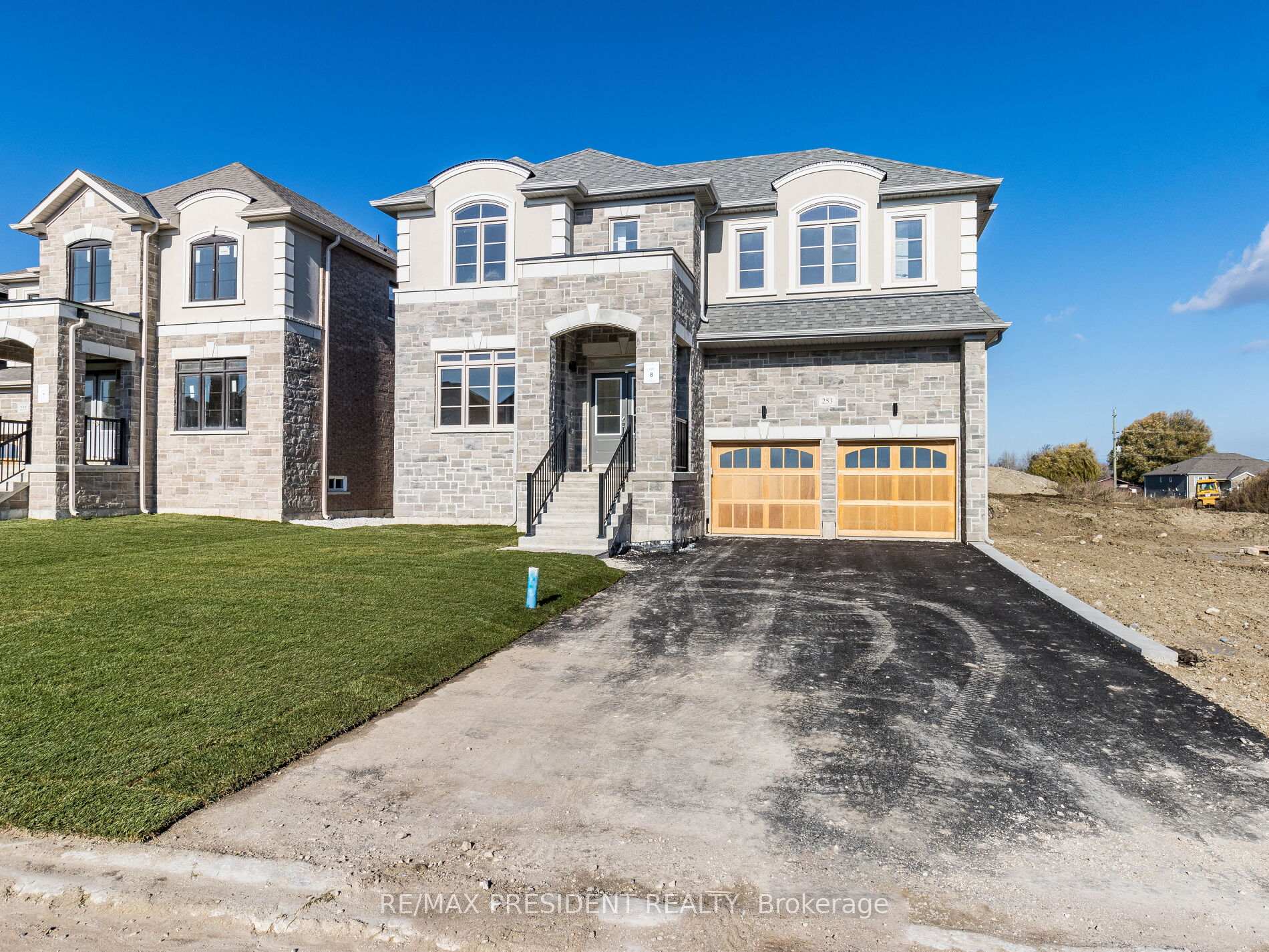 Photo 2 of 253 Warden Street, Clearview, Stayner — HOMEH