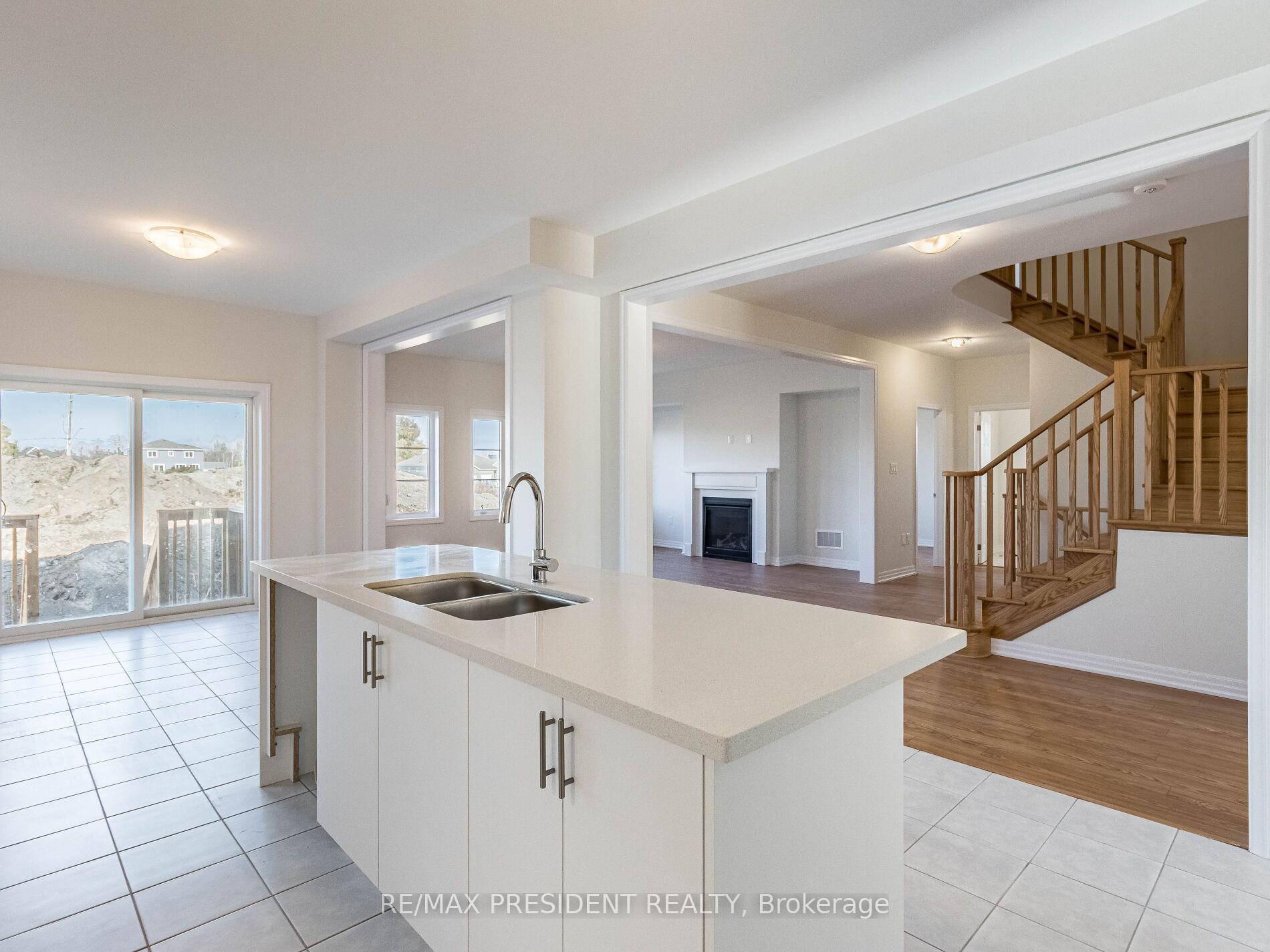 Photo 10 of 253 Warden Street, Clearview, Stayner — HOMEH