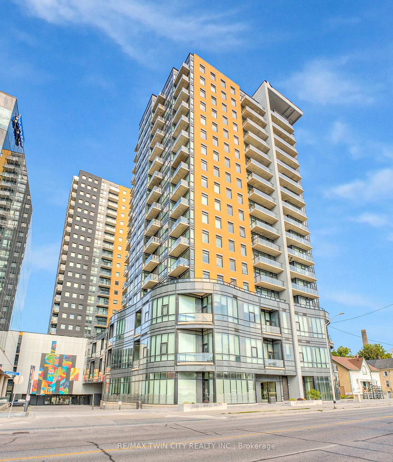 Photo 2 of Unit 1406, 100 Garment Street, Kitchener — HOMEH