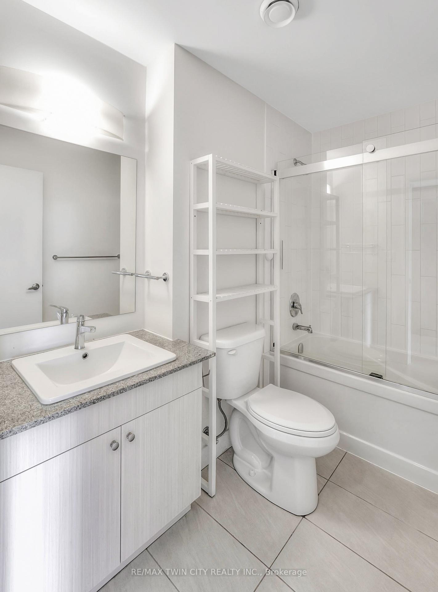 Photo 21 of Unit 1406, 100 Garment Street, Kitchener — HOMEH