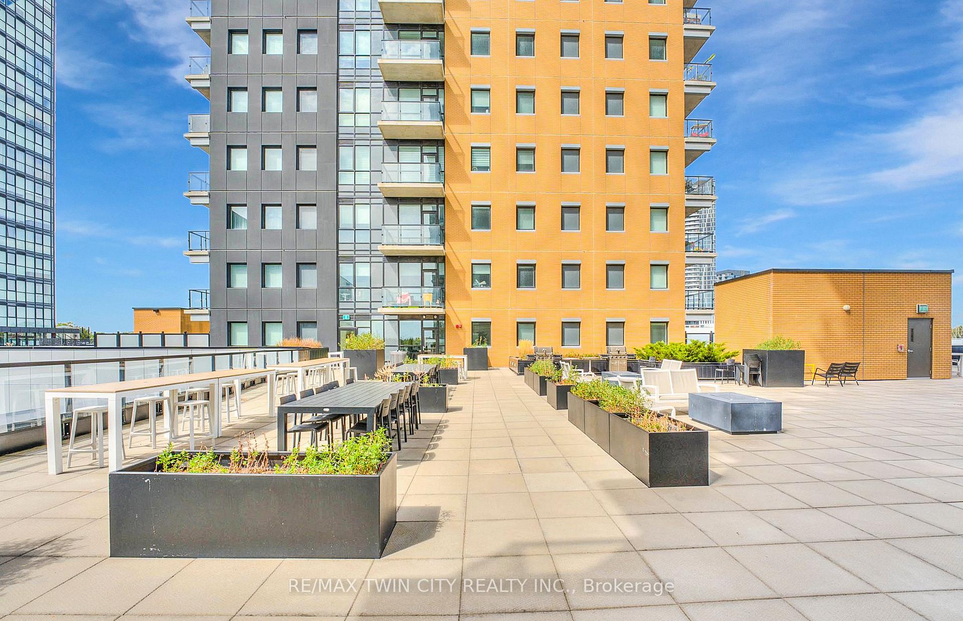 Photo 32 of Unit 1406, 100 Garment Street, Kitchener — HOMEH