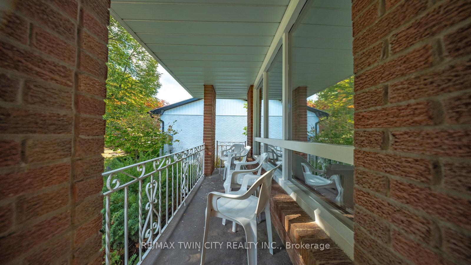 Photo 13 of 6 Ventnor Court, Brantford — HOMEH