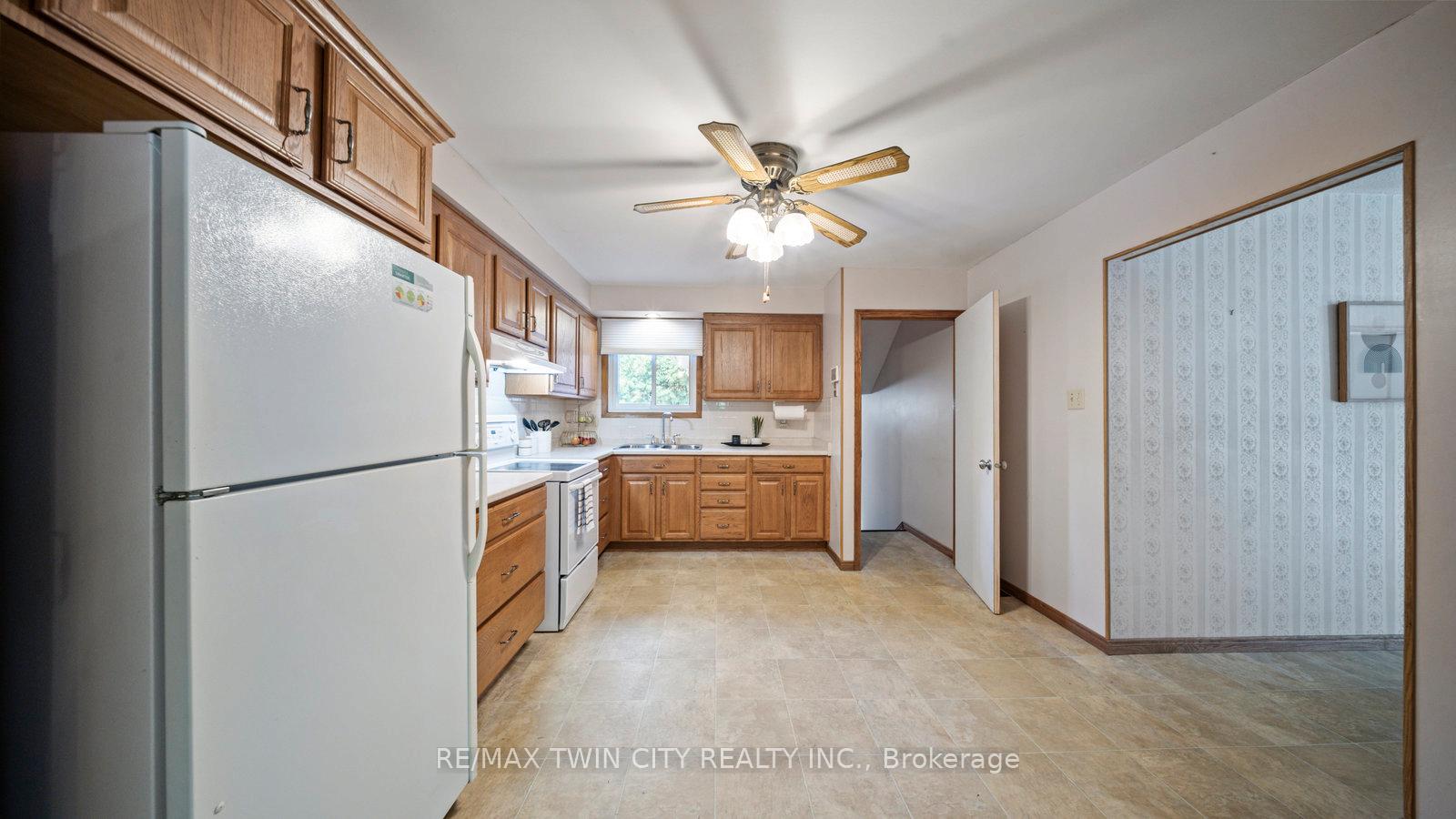 Photo 19 of 6 Ventnor Court, Brantford — HOMEH