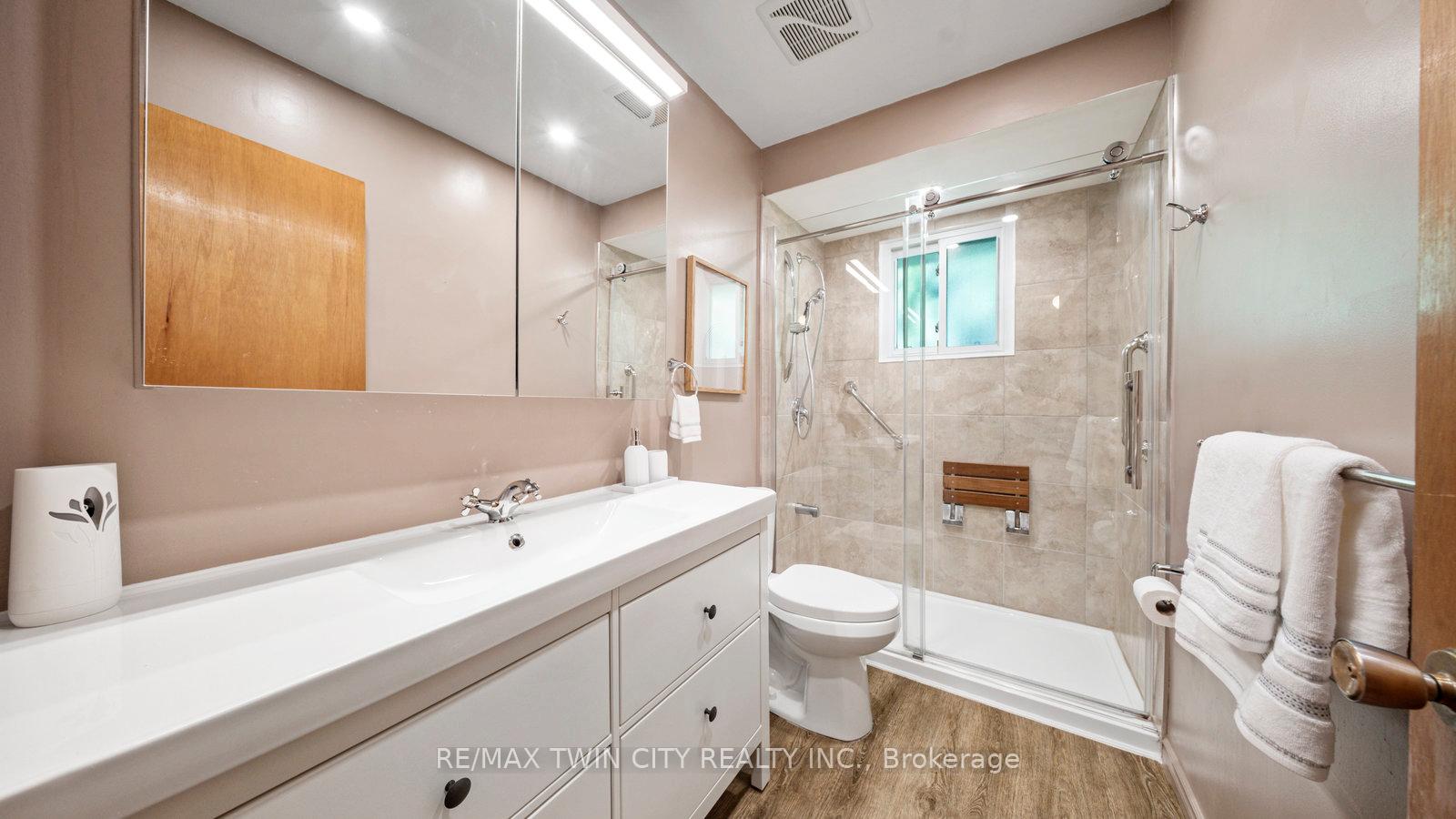 Photo 17 of 6 Ventnor Court, Brantford — HOMEH