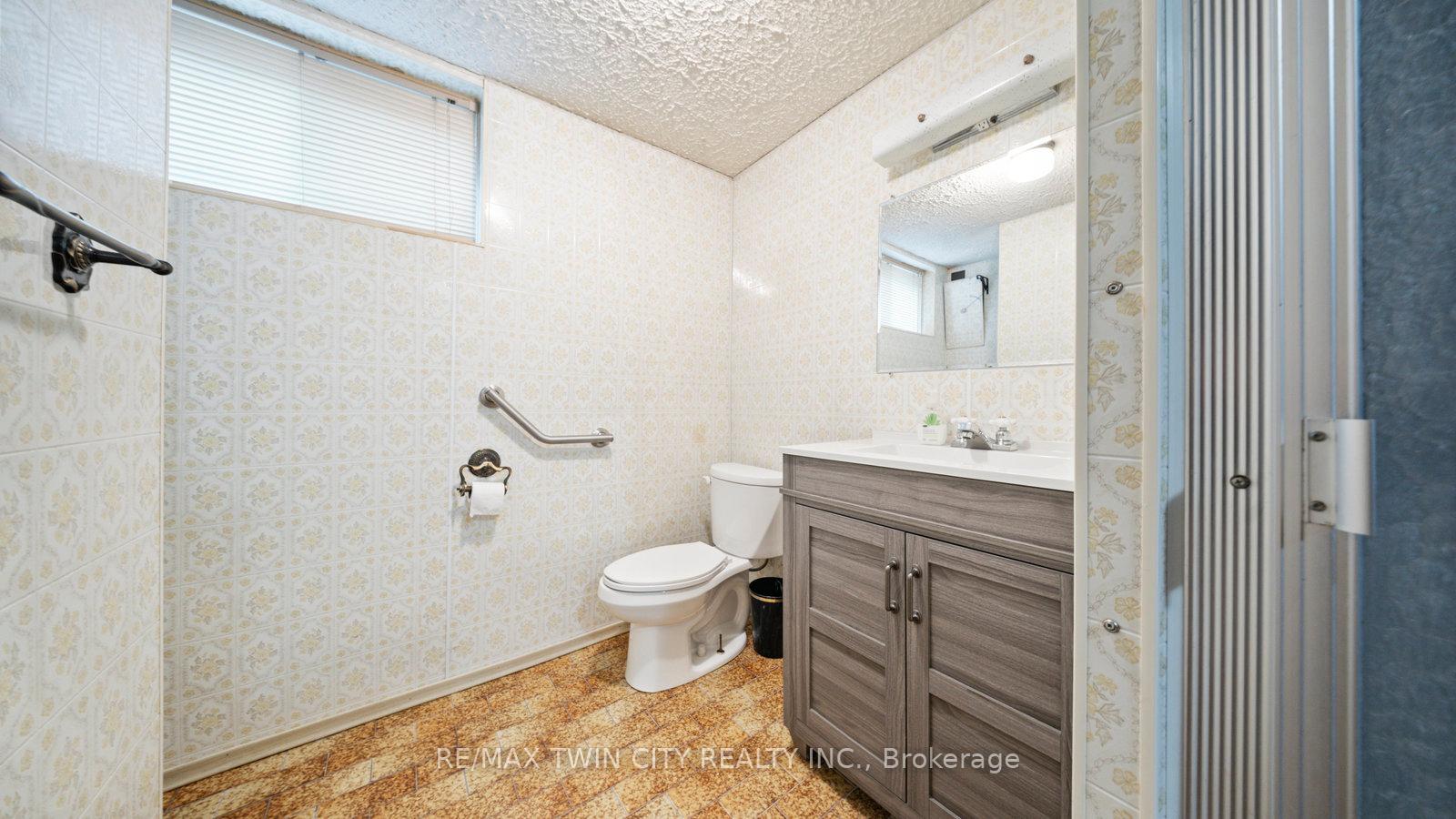 Photo 31 of 6 Ventnor Court, Brantford — HOMEH