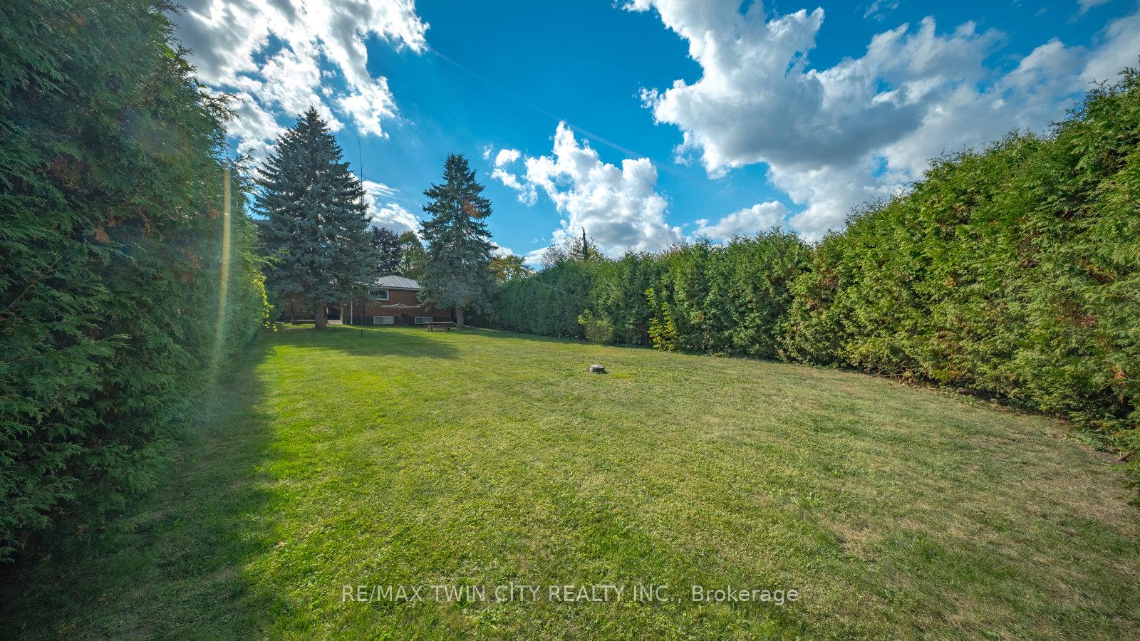 Photo 33 of 6 Ventnor Court, Brantford — HOMEH