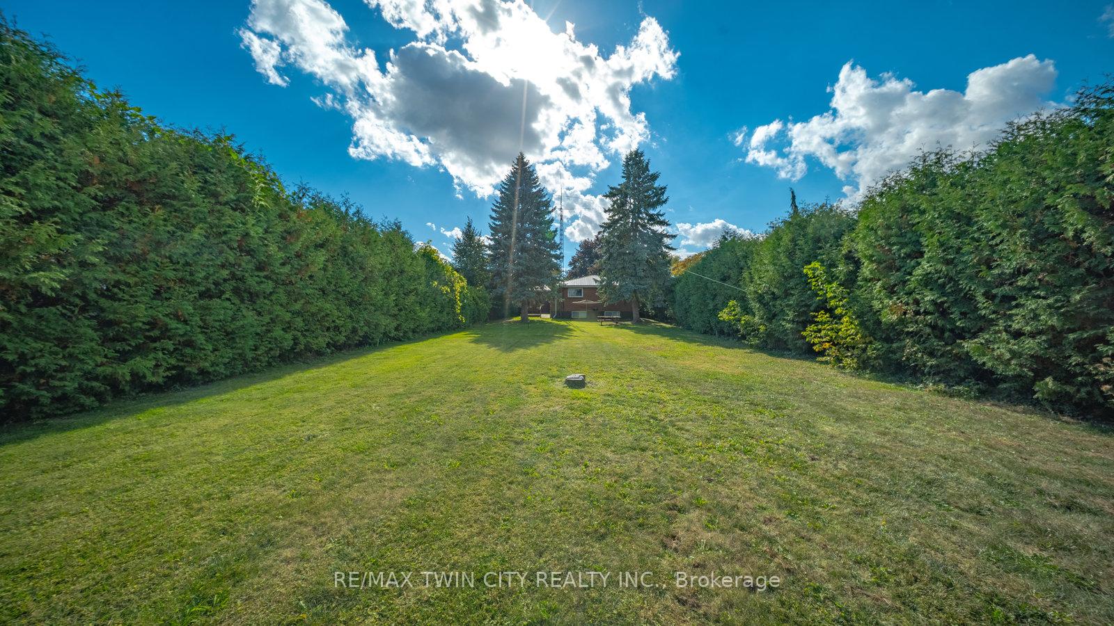 Photo 32 of 6 Ventnor Court, Brantford — HOMEH